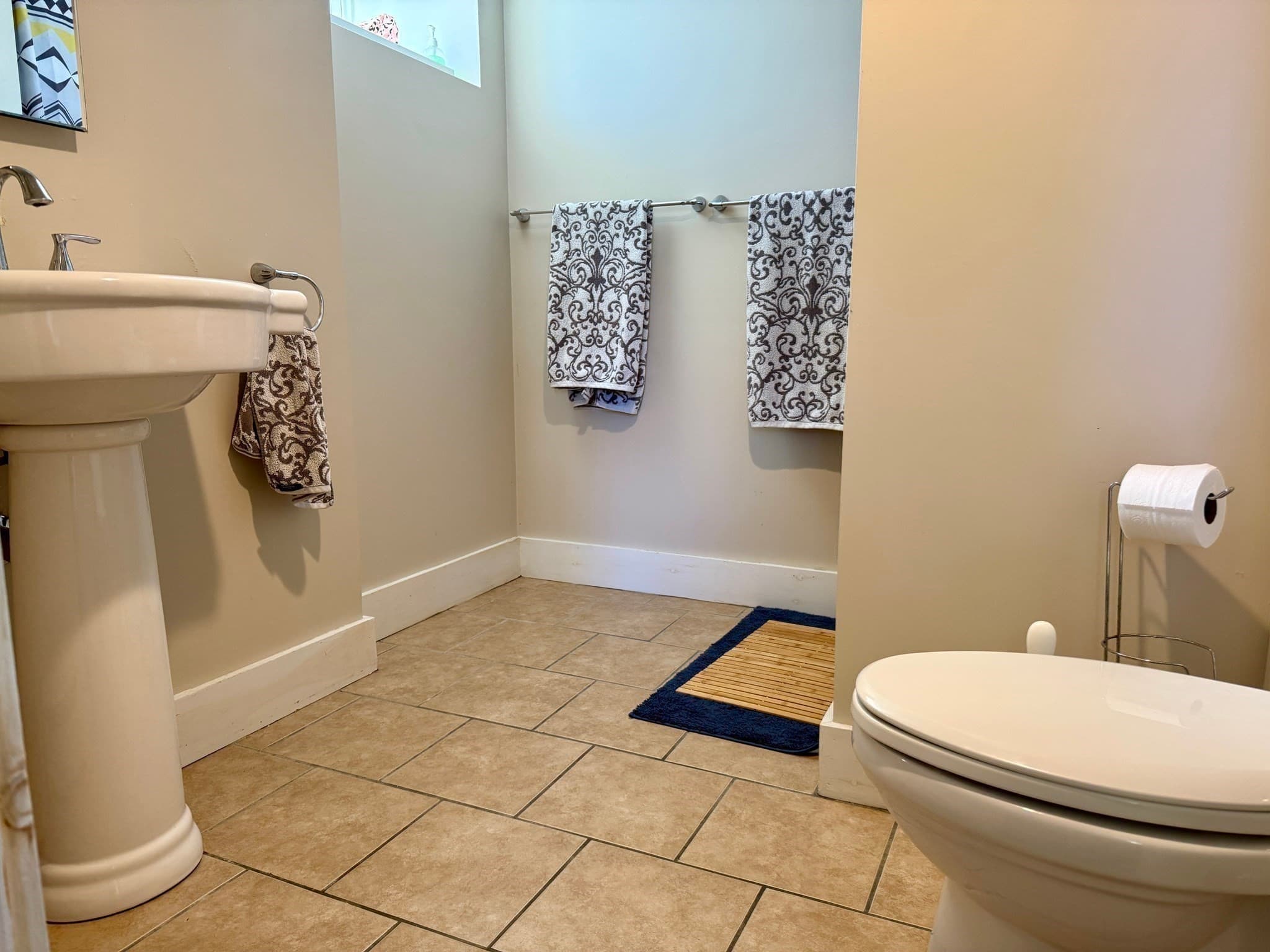 Single Family Residence at 18 Blue Bell Road, Worcester MA 01606, Worcester, photo 21 of 37
