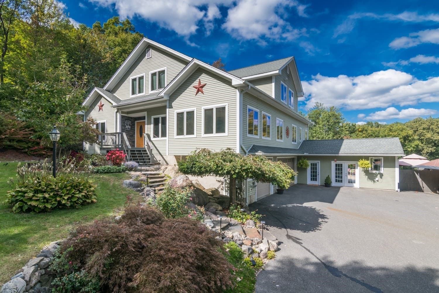 1527 Southampton Road, Montgomery MA 01085