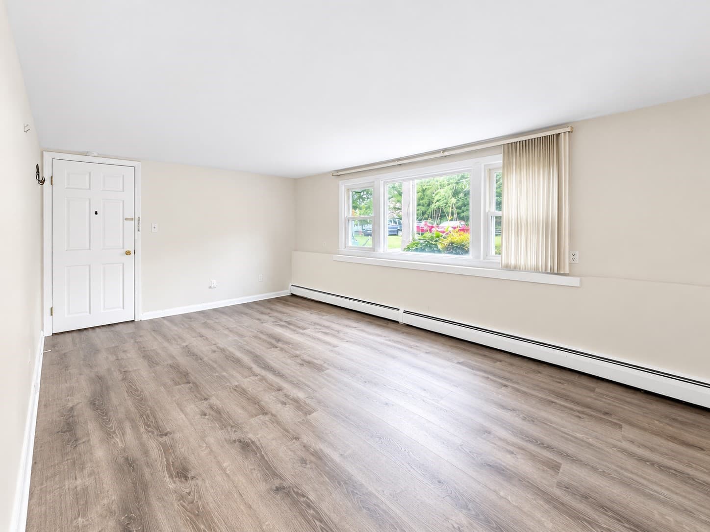 Condominium at 91 Elm St # 1, Uxbridge MA 01569, Uxbridge, photo 8 of 13