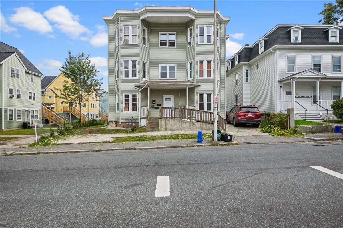 3 Family at 128 Beacon St, Worcester MA 01610, Worcester, photo 25 of 42