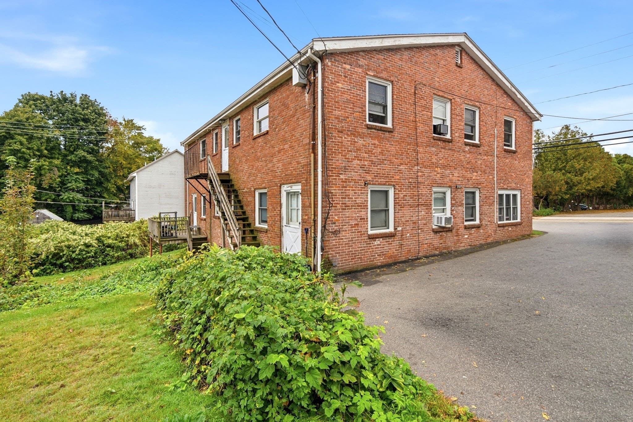 4 Family at 121 Winn Street, Woburn MA 01801, Woburn, photo 6 of 20