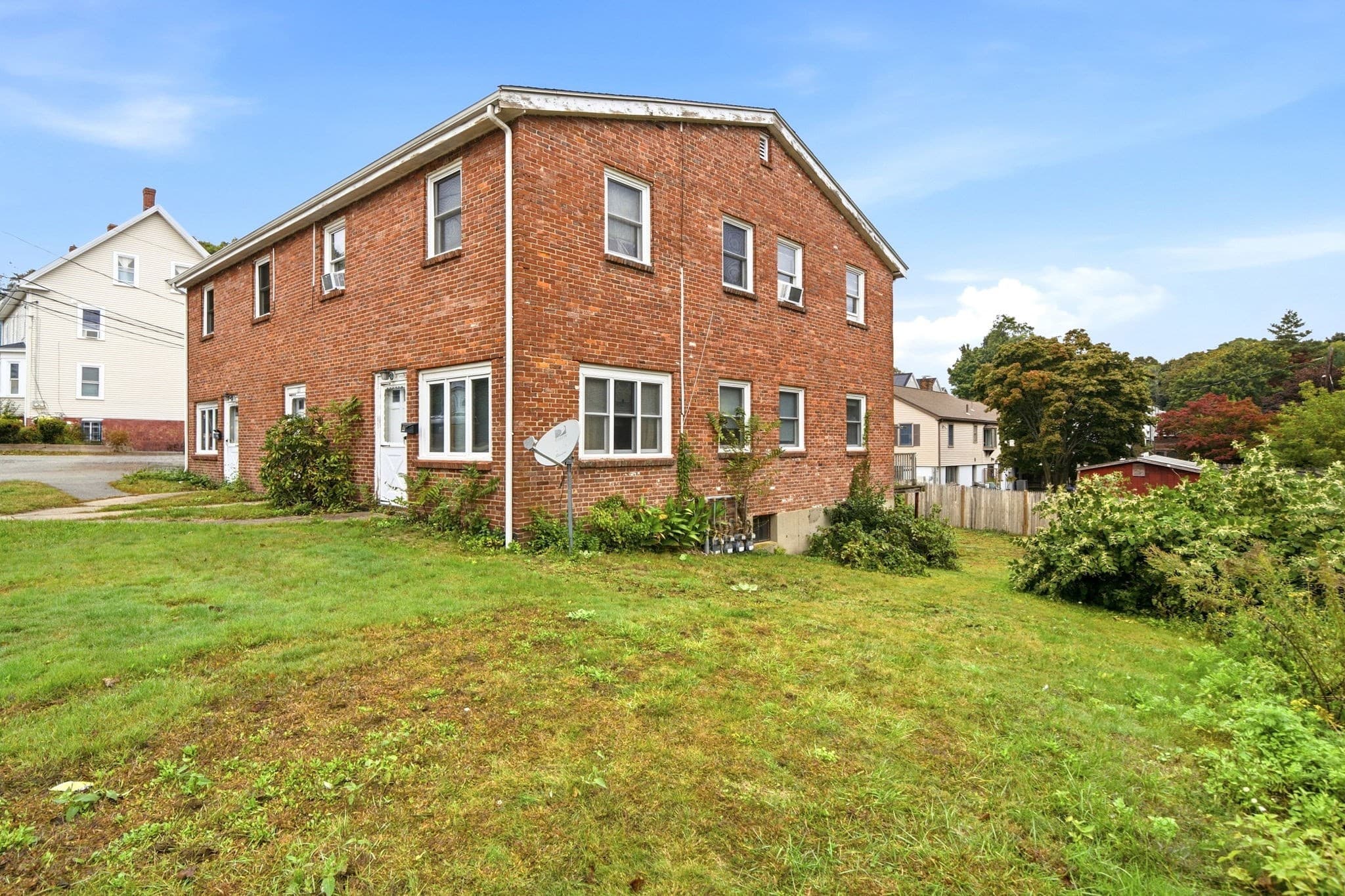 4 Family at 121 Winn Street, Woburn MA 01801, Woburn, photo 3 of 20