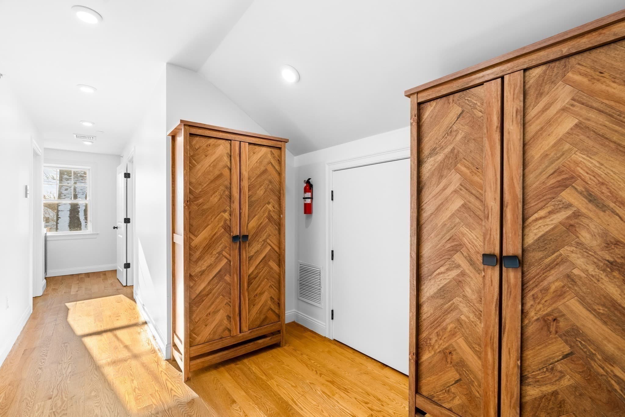 Condominium at 1-3 Howard Pl # B, Boston MA 02125, Boston, photo 12 of 16