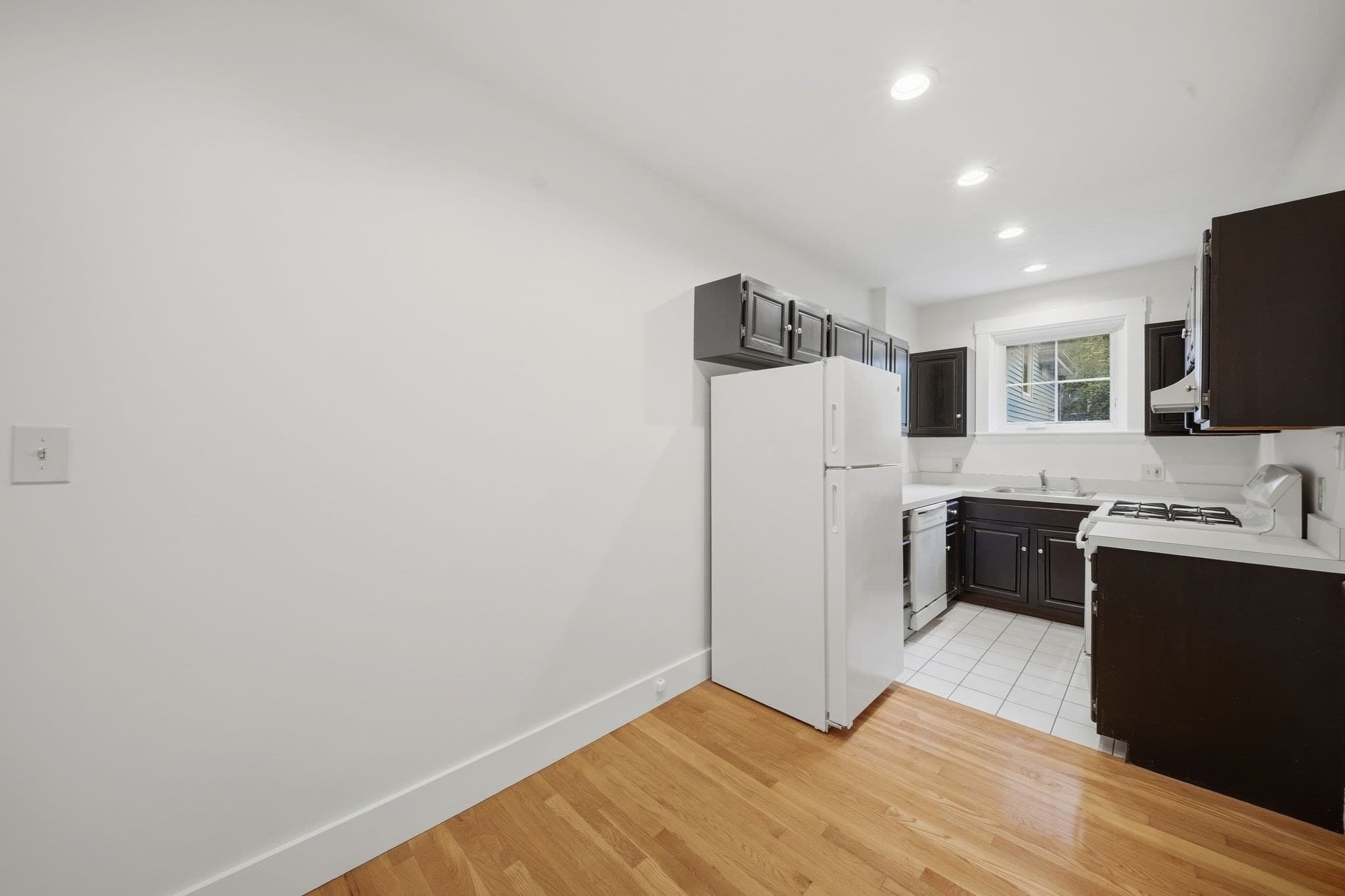 Condominium at 520 High St # 13B, Medford MA 02155, Medford, photo 16 of 28