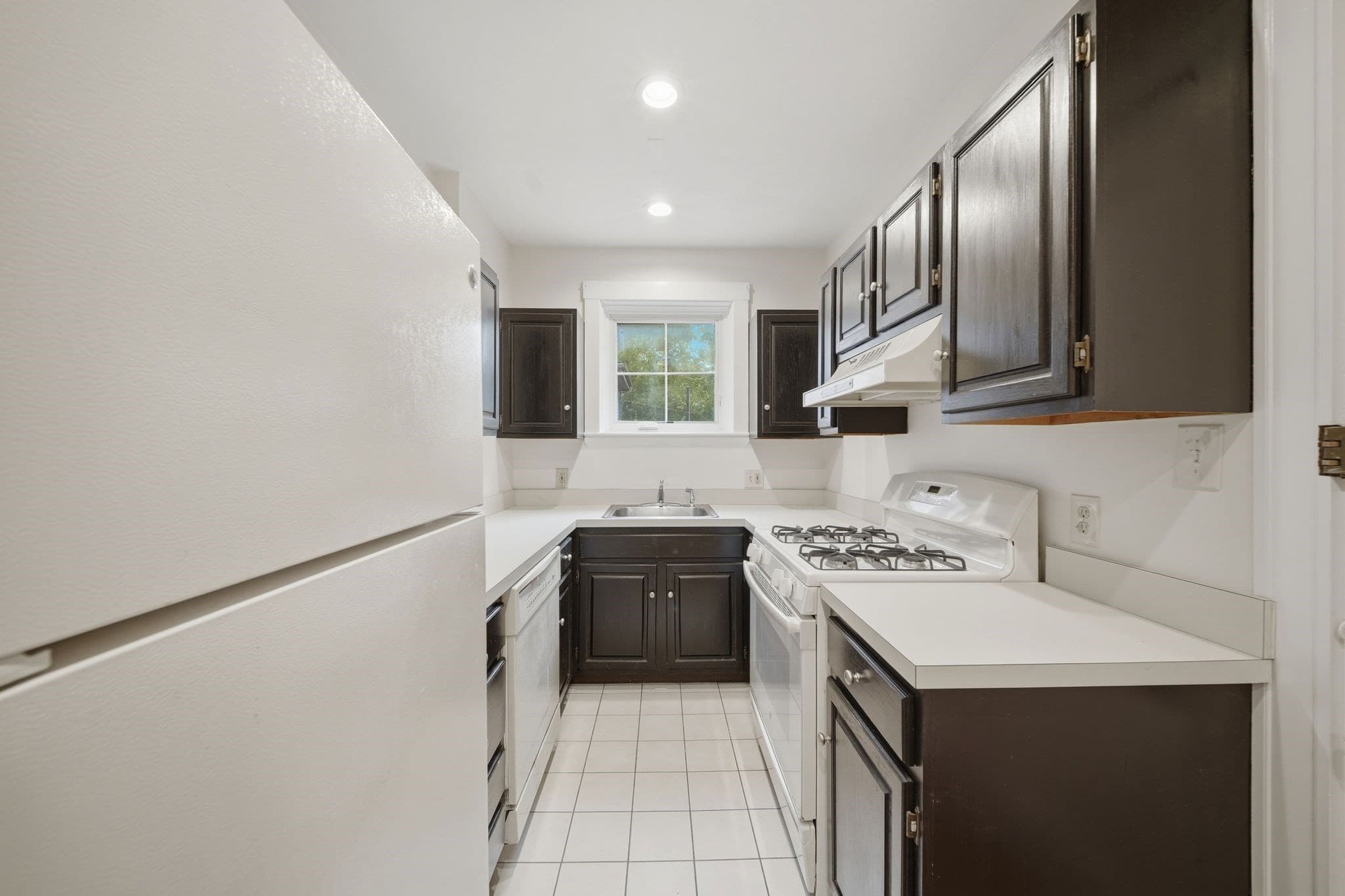 Condominium at 520 High St # 13B, Medford MA 02155, Medford, photo 18 of 28