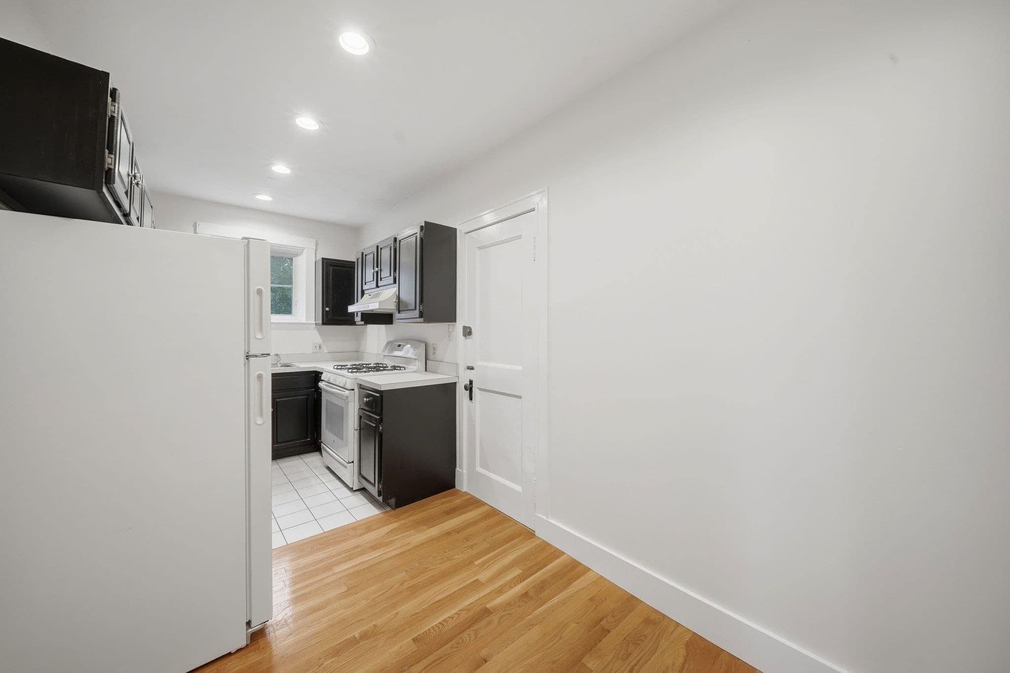 Condominium at 520 High St # 13B, Medford MA 02155, Medford, photo 15 of 28