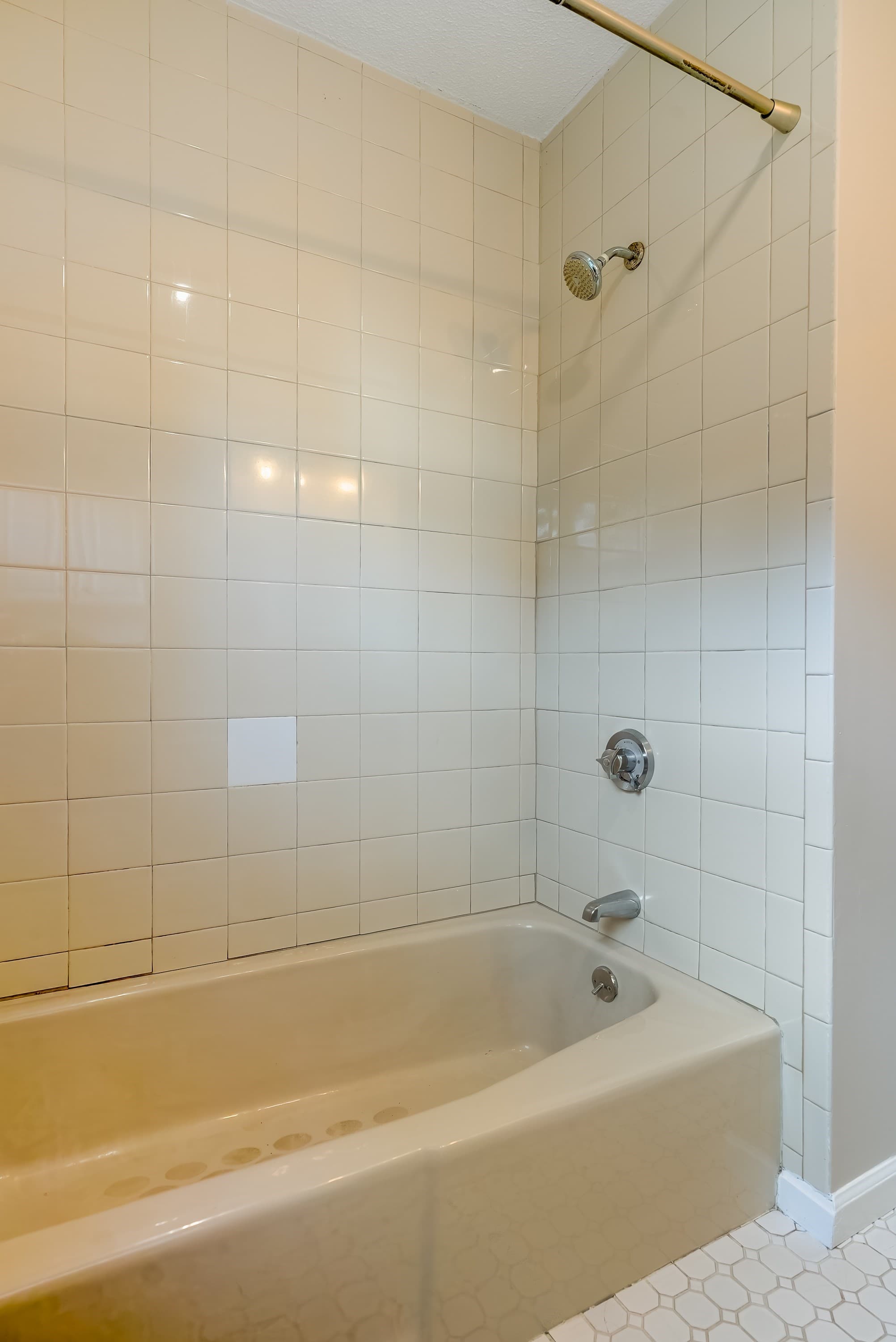 Single Family Residence at 39 Ruby Ct, Dartmouth MA 02747, Dartmouth, photo 16 of 36