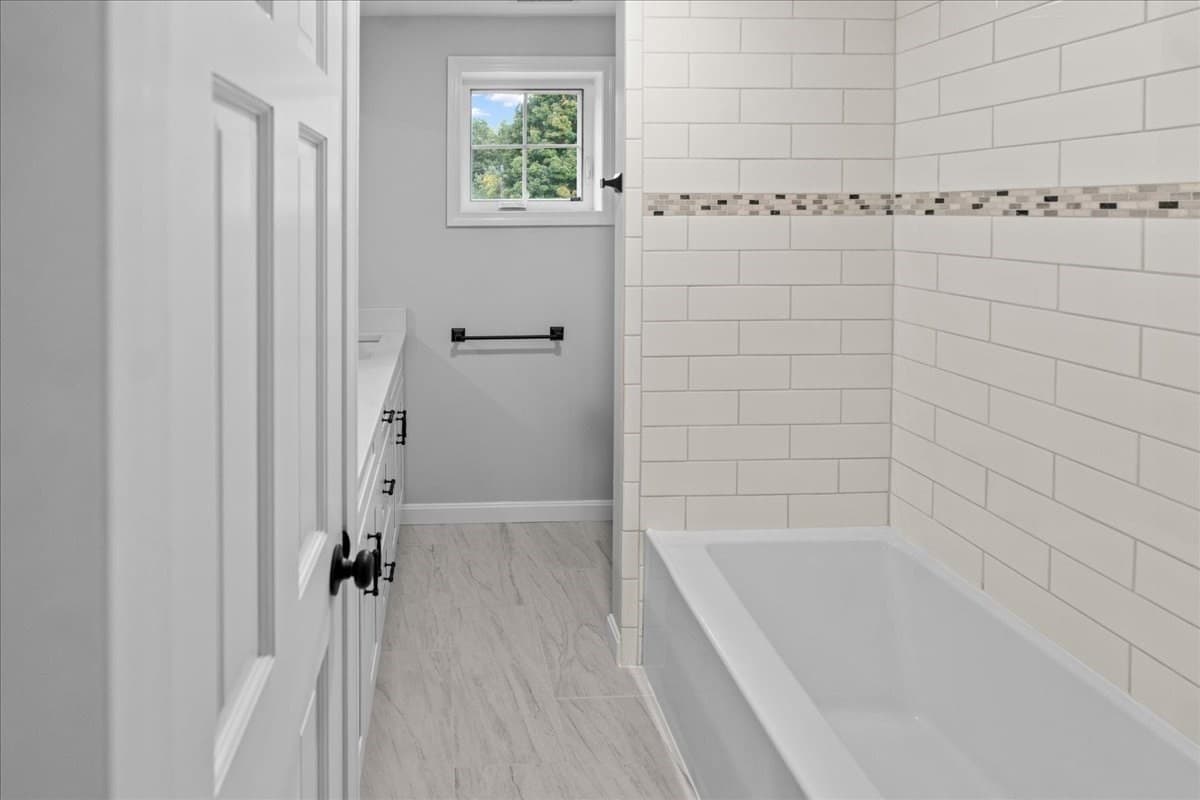 Single Family Residence at 118 Old Groveland Rd, Haverhill MA 01835, Haverhill, photo 23 of 38