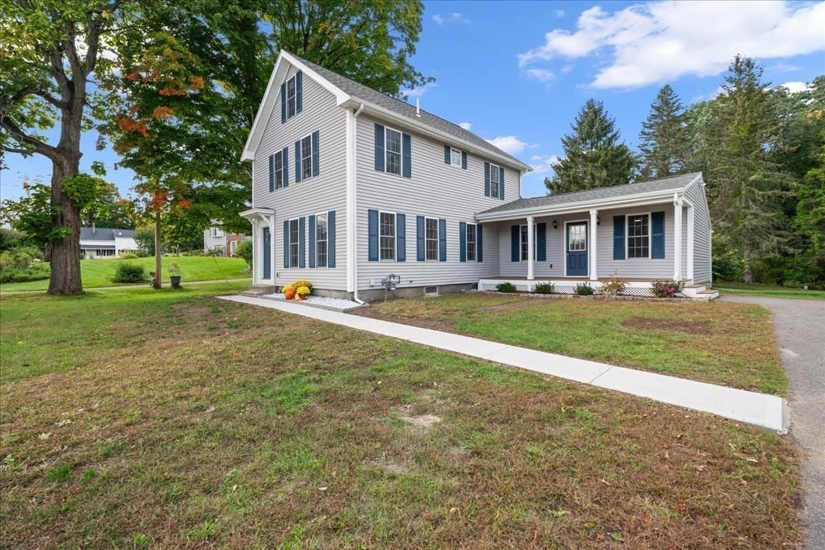 Single Family Residence at 118 Old Groveland Rd, Haverhill MA 01835, Haverhill, photo 2 of 38