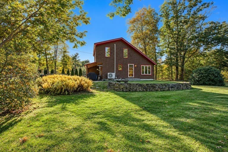 Single Family Residence at 306 Thompson Rd, Webster MA 01570, Webster, photo 2 of 36