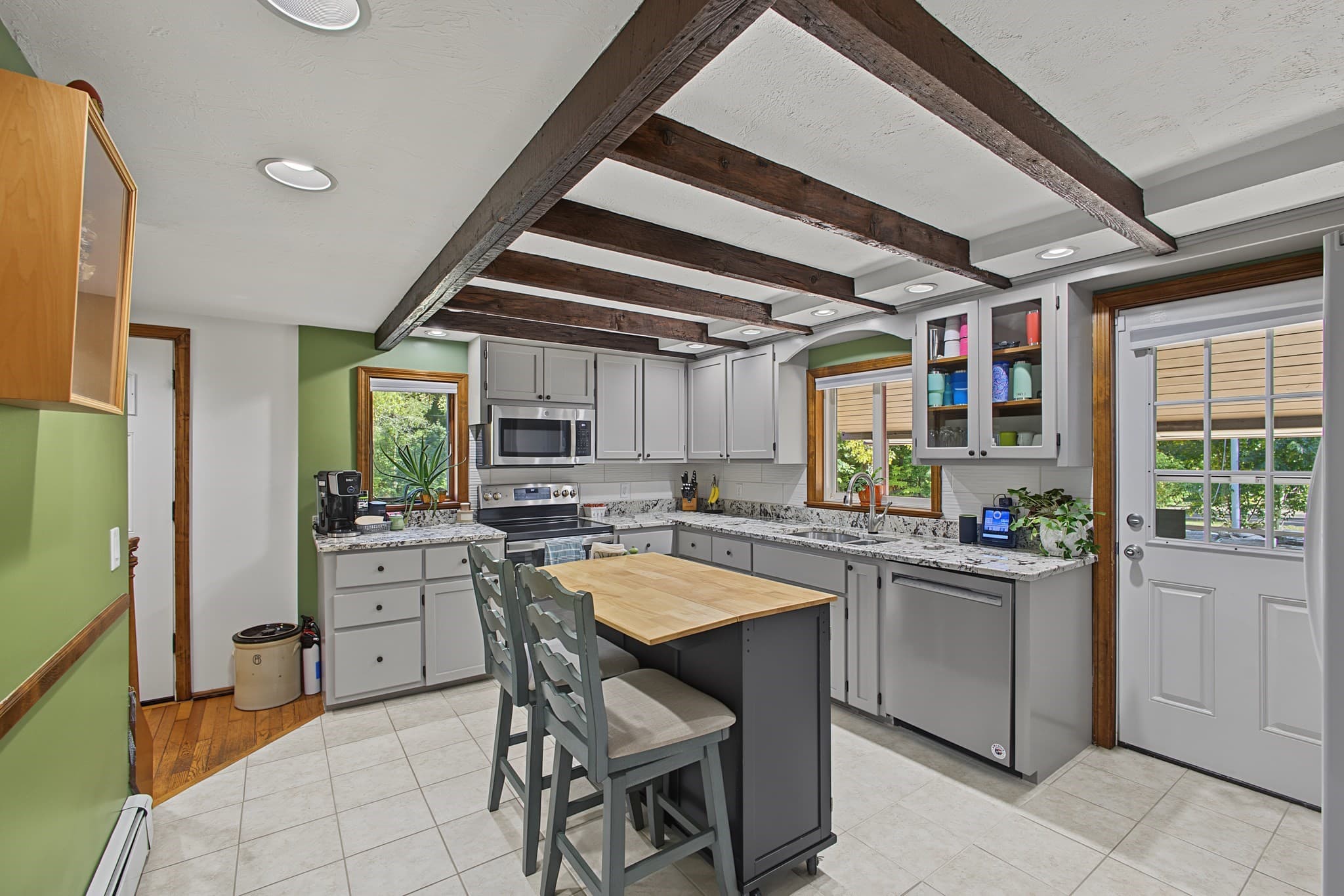 Single Family Residence at 306 Thompson Rd, Webster MA 01570, Webster, photo 9 of 36