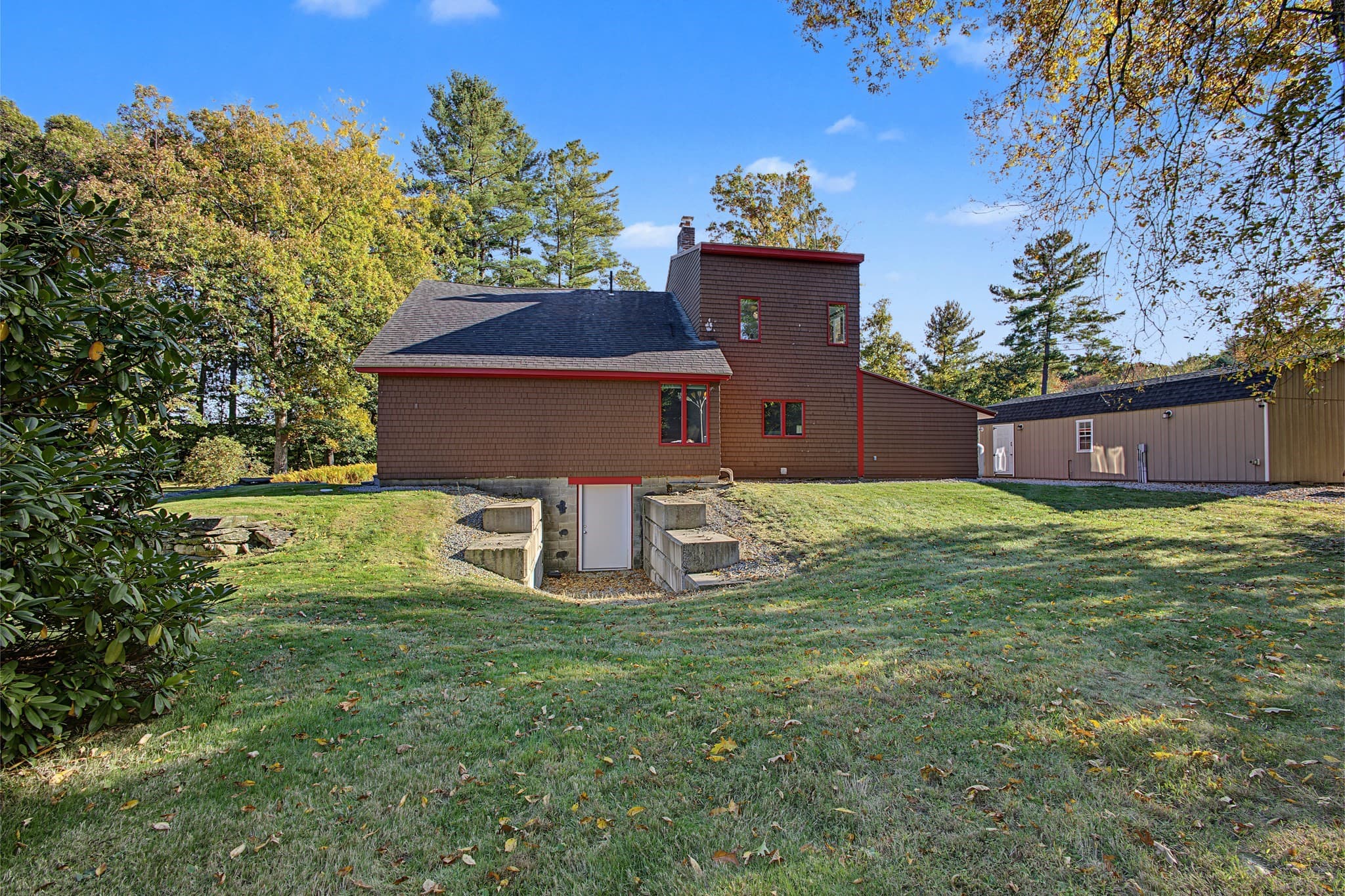 Single Family Residence at 306 Thompson Rd, Webster MA 01570, Webster, photo 35 of 36