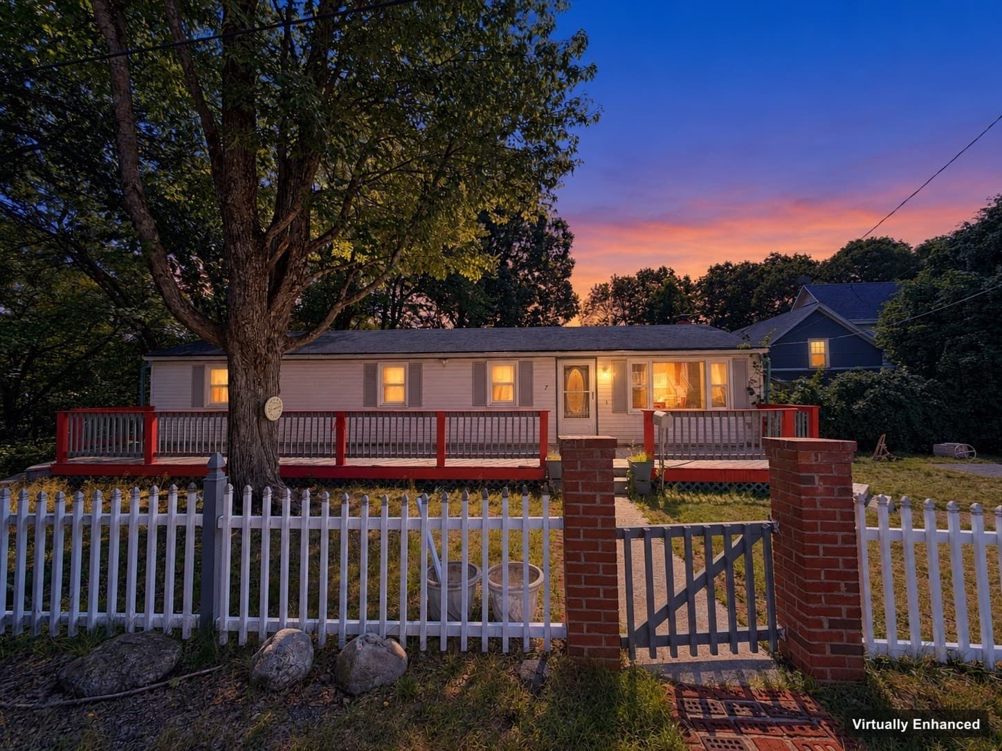 7 Upton St, Fitchburg MA 01420
