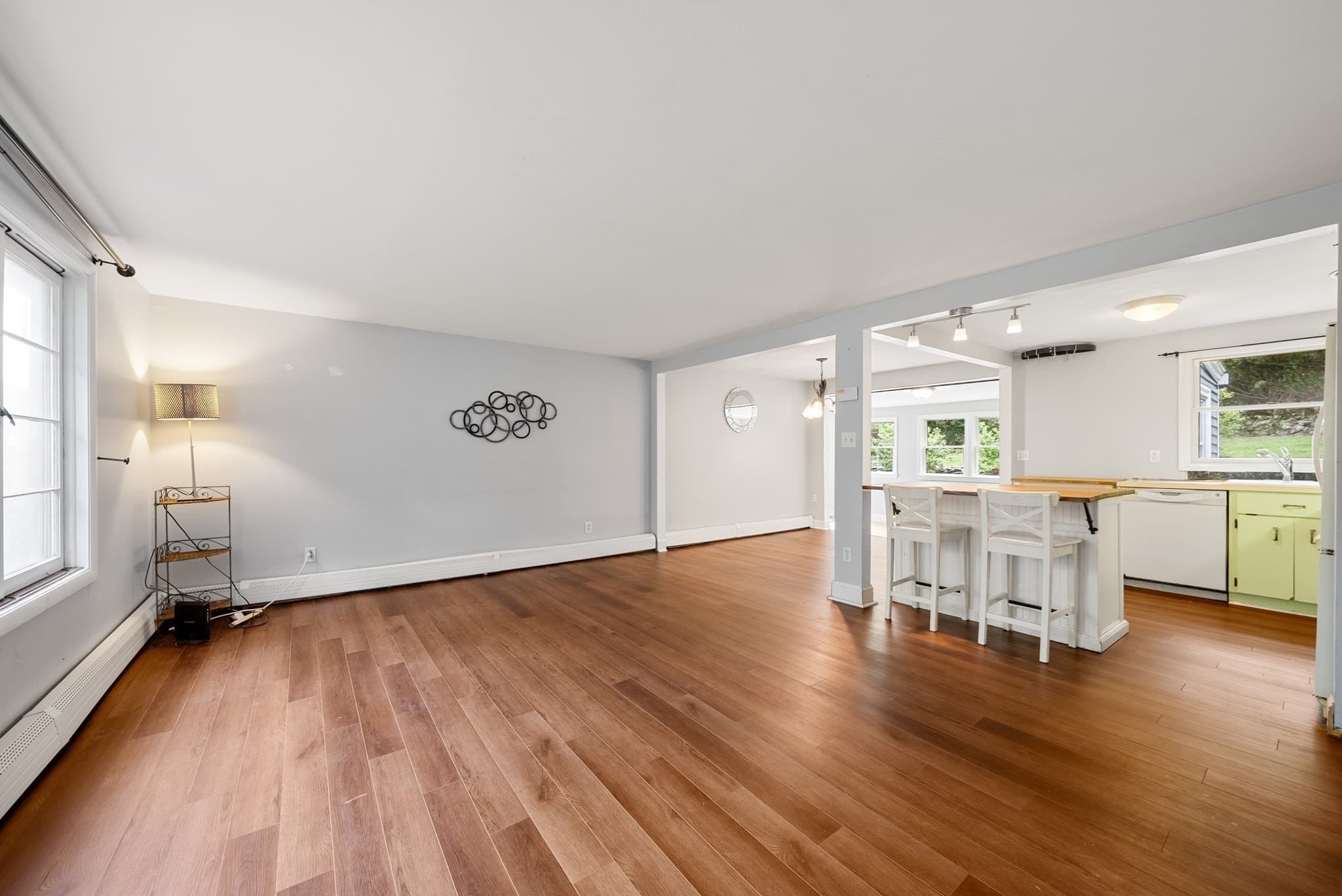 Single Family Residence at 208 Mount Vernon Rd E, Weymouth MA 02189, Weymouth, photo 3 of 21