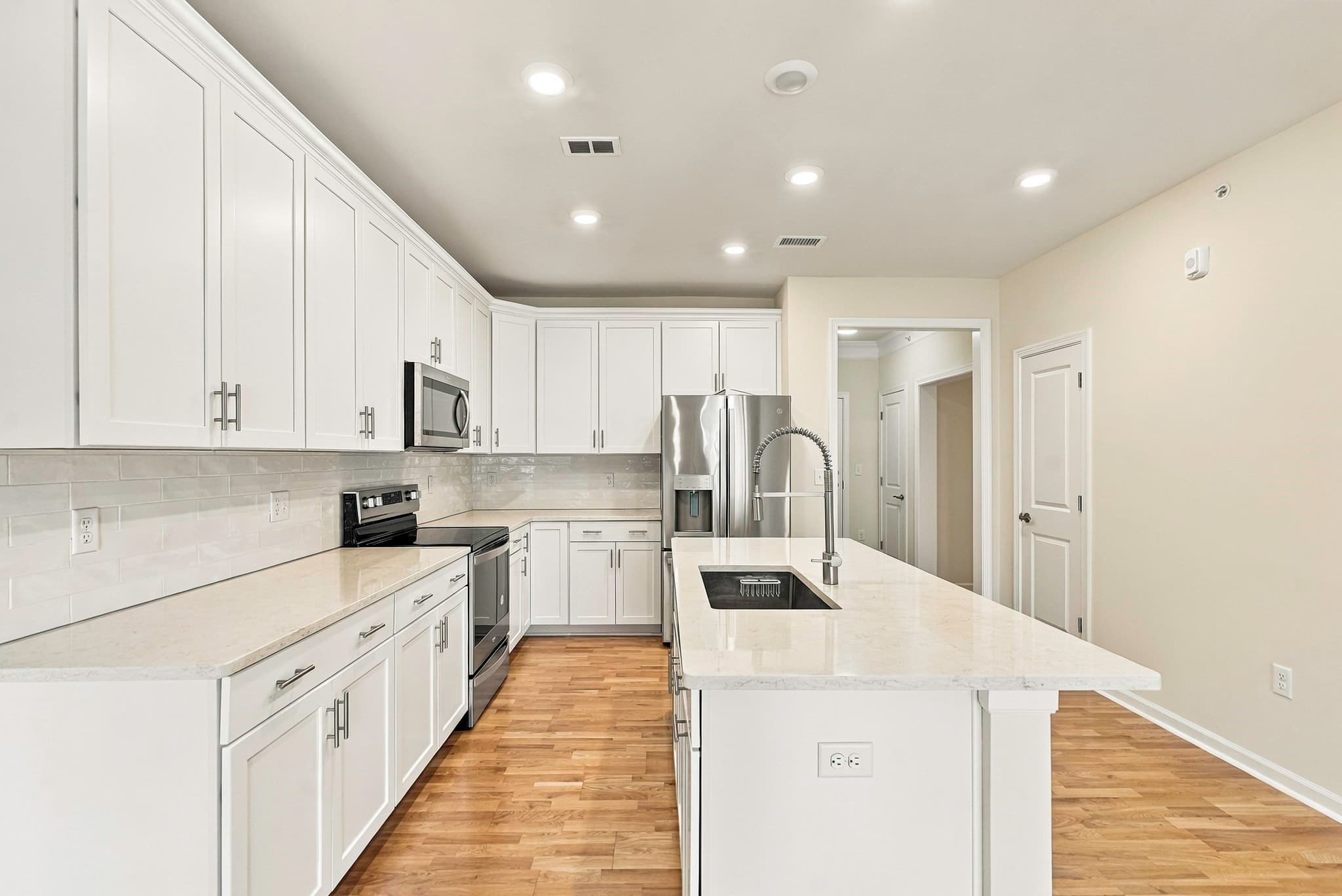 Apartment at 2 Winslow Lane # 404, Grafton MA 01536, photo 6 of 33