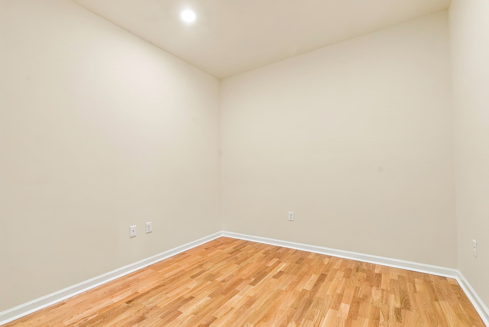 Apartment at 2 Winslow Lane # 404, Grafton MA 01536, photo 22 of 33