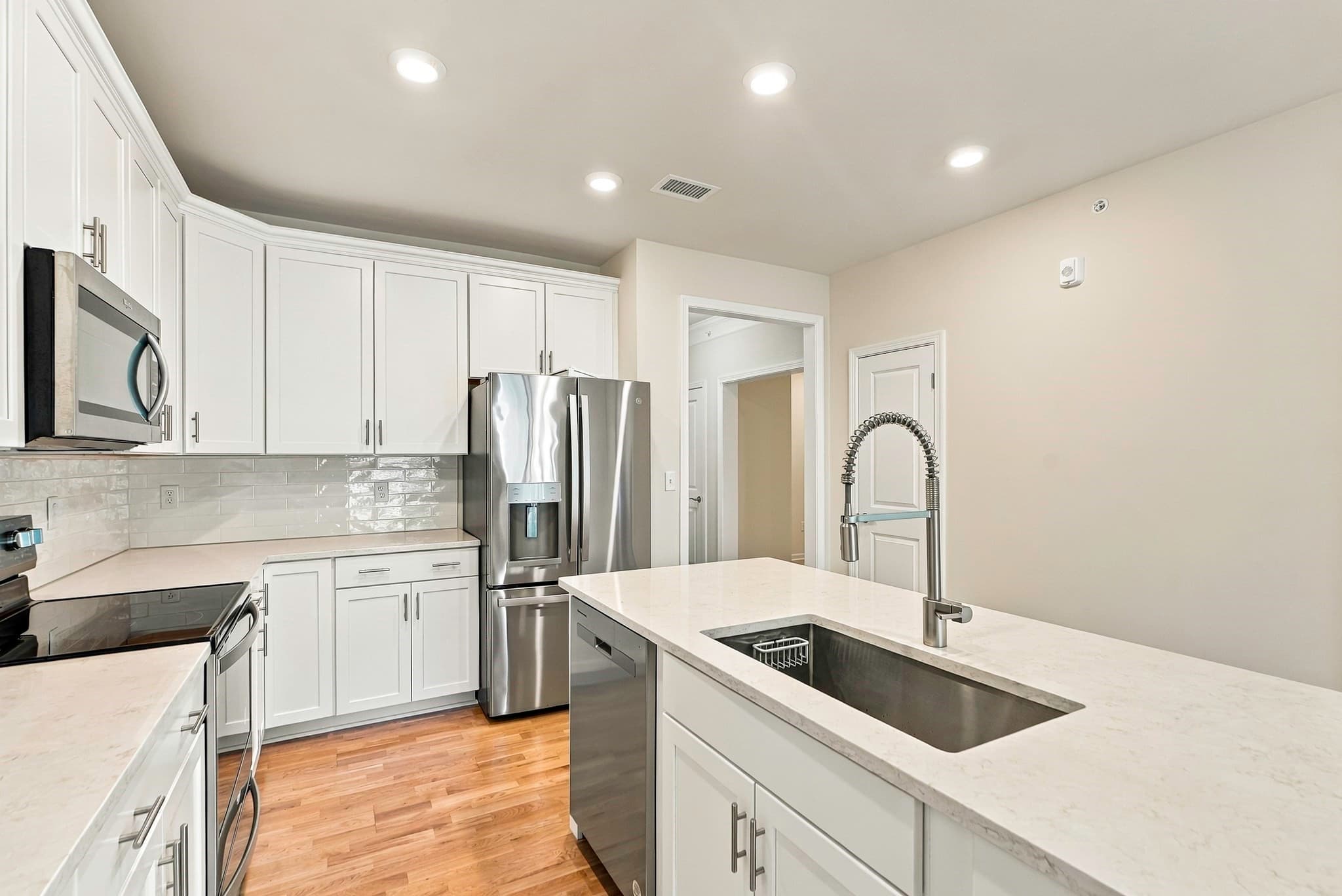 Apartment at 2 Winslow Lane # 404, Grafton MA 01536, photo 7 of 33