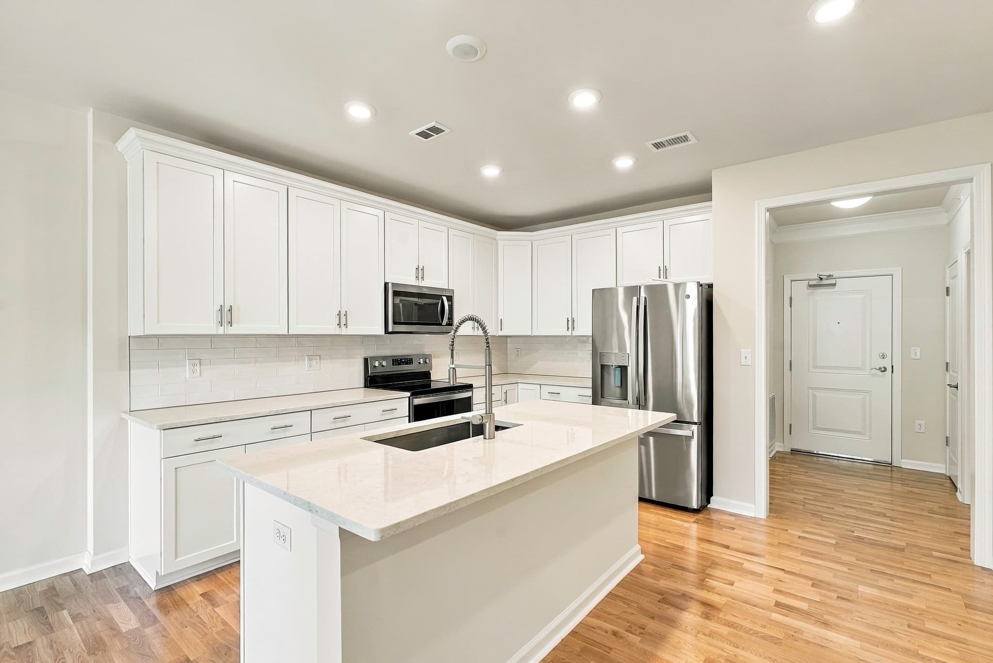 Apartment at 2 Winslow Lane # 404, Grafton MA 01536, photo 5 of 33