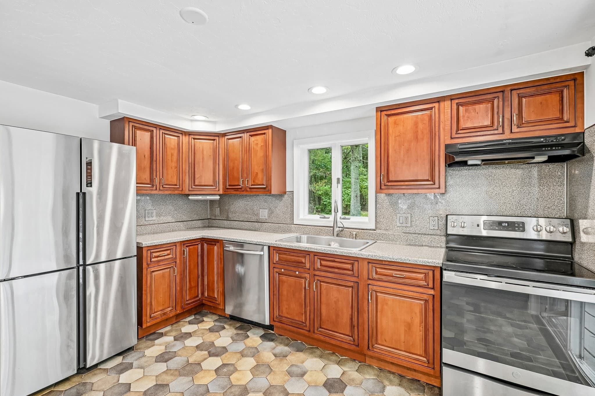 Single Family Residence at 18 Eleanor Rd, Walpole MA 02081, Walpole, photo 15 of 38