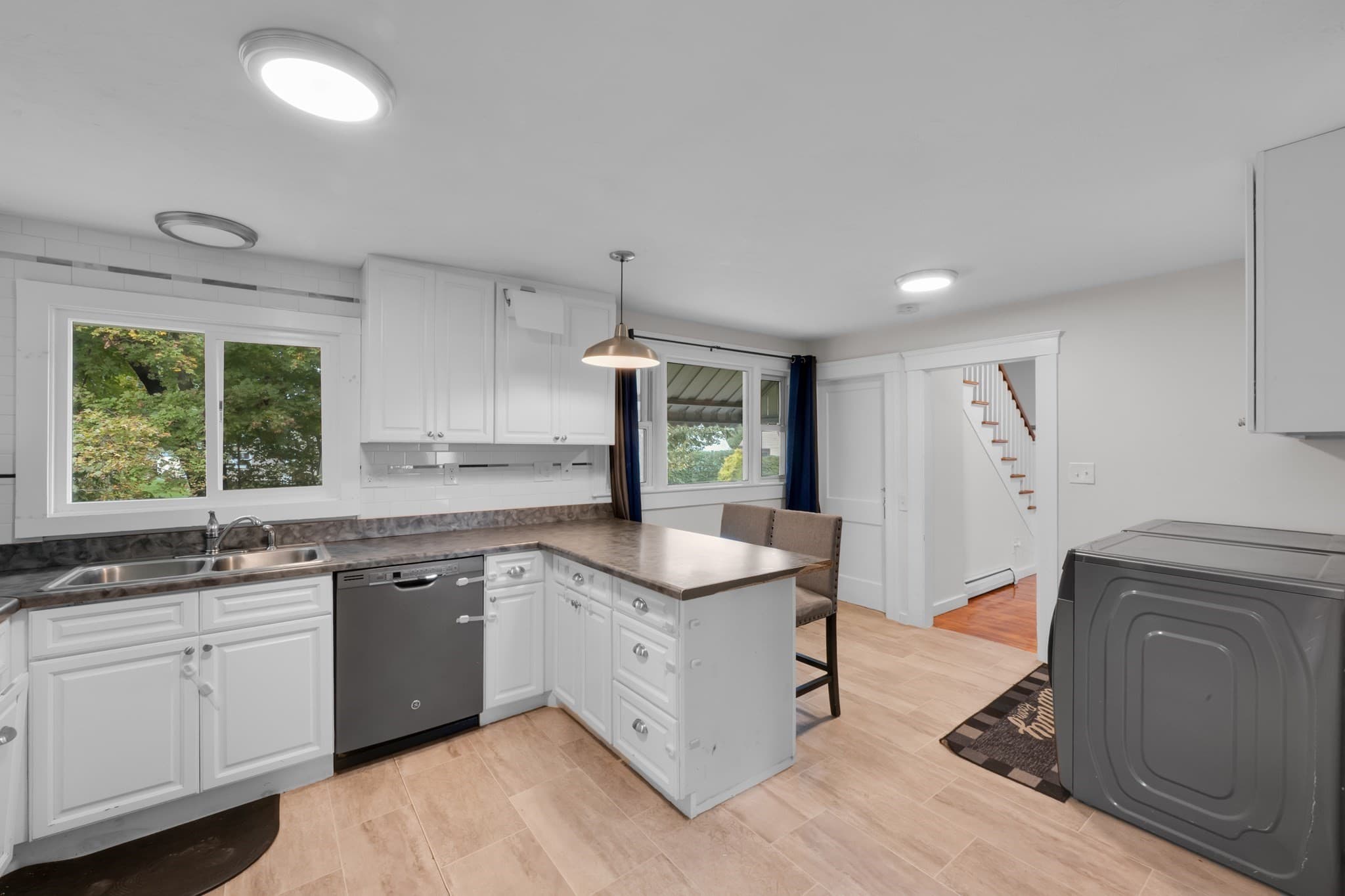 Single Family Residence at 36 Upland Ave, Webster MA 01570, Webster, photo 2 of 33
