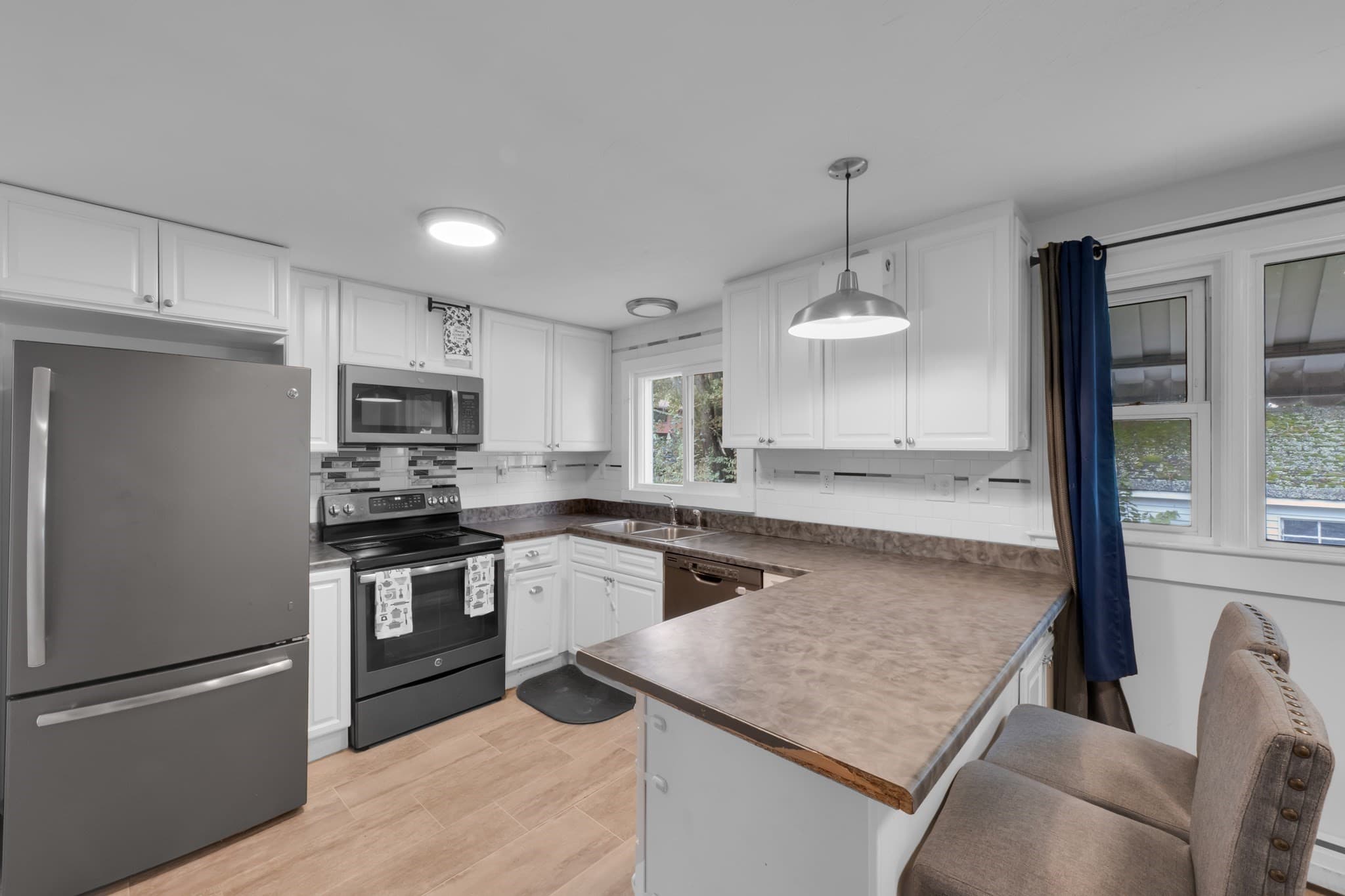 Single Family Residence at 36 Upland Ave, Webster MA 01570, Webster, photo 5 of 33
