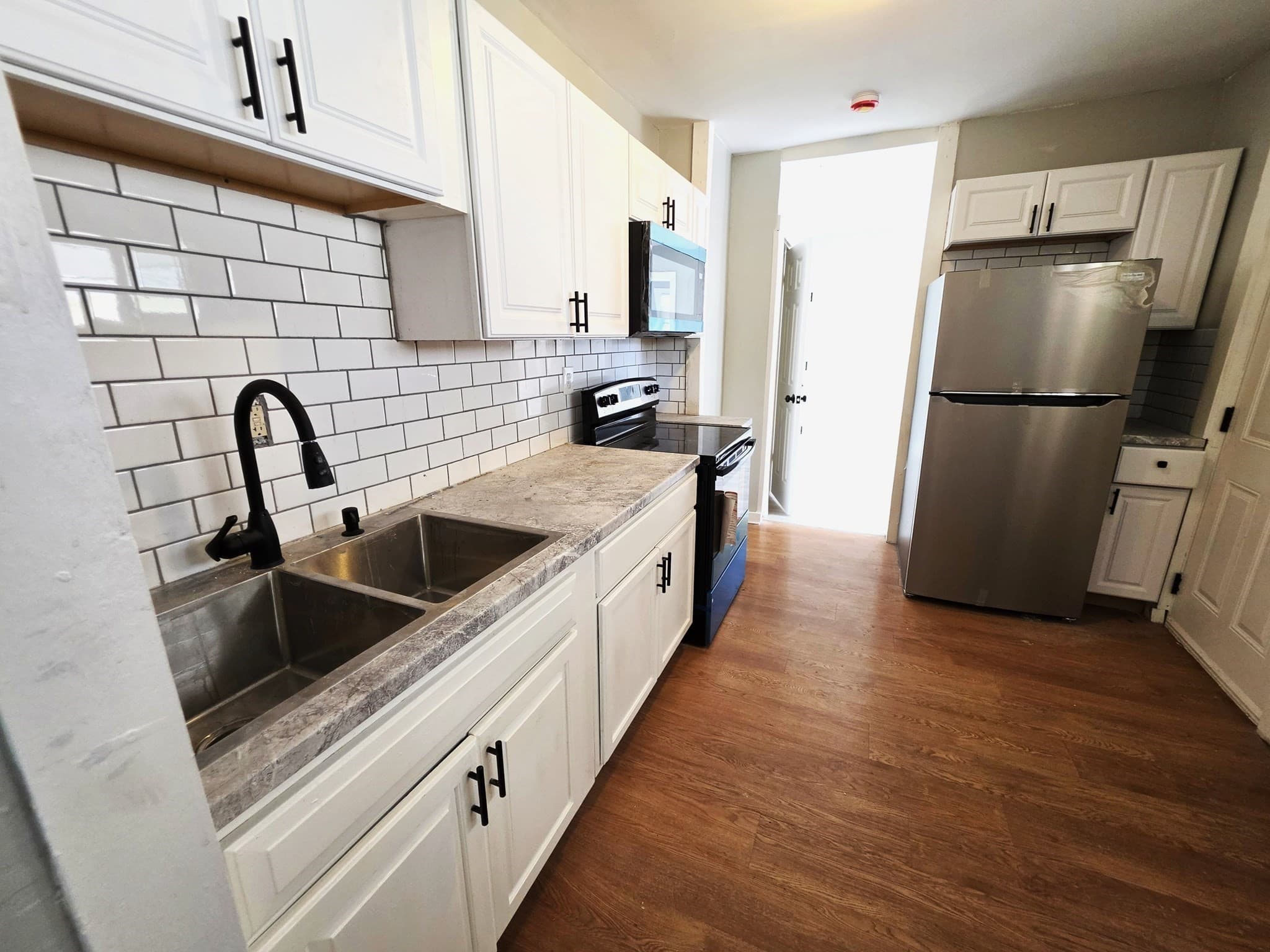 4 Family at 64 Marlborough St, Springfield MA 01109, Springfield, photo 8 of 27