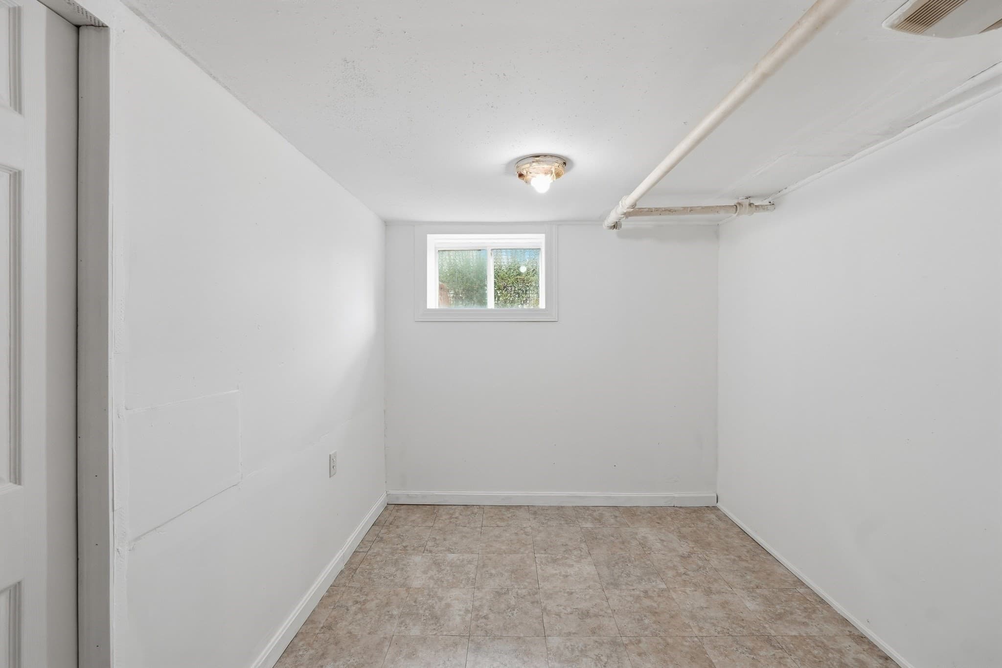Single Family Residence at 165 Fairmont Ave, Worcester MA 01604, Worcester, photo 24 of 32