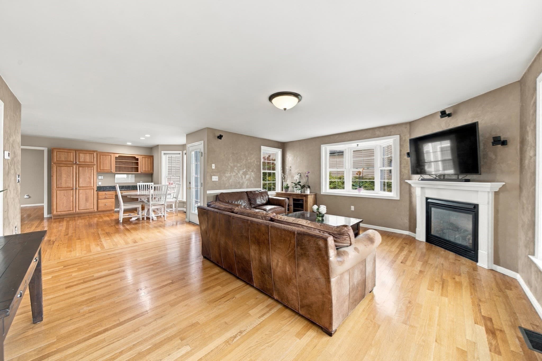 Single Family Residence at 80 Grove St, Hopkinton MA 01748, Hopkinton, photo 10 of 42