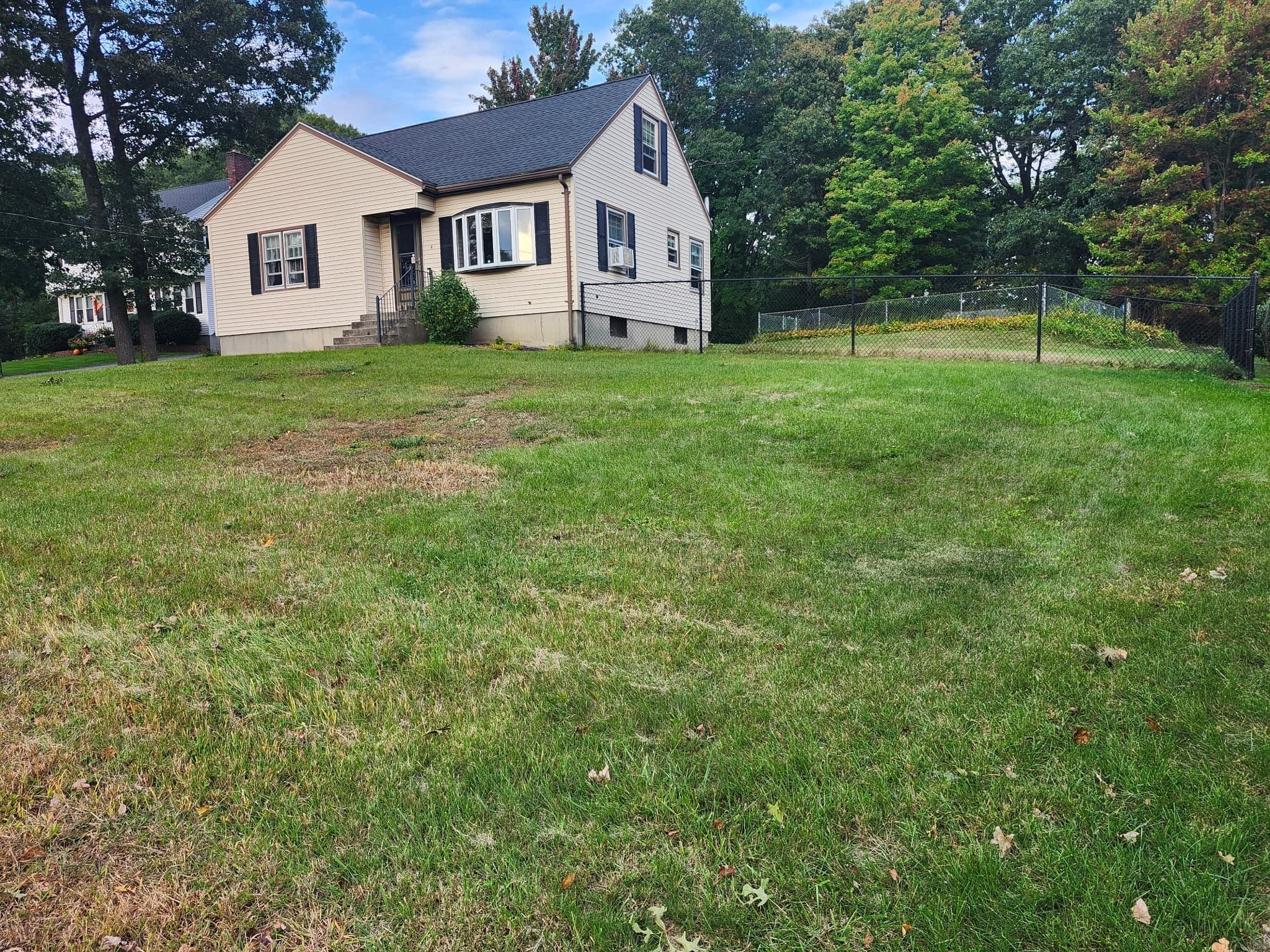 4 Westview Ave, Millbury MA 01527