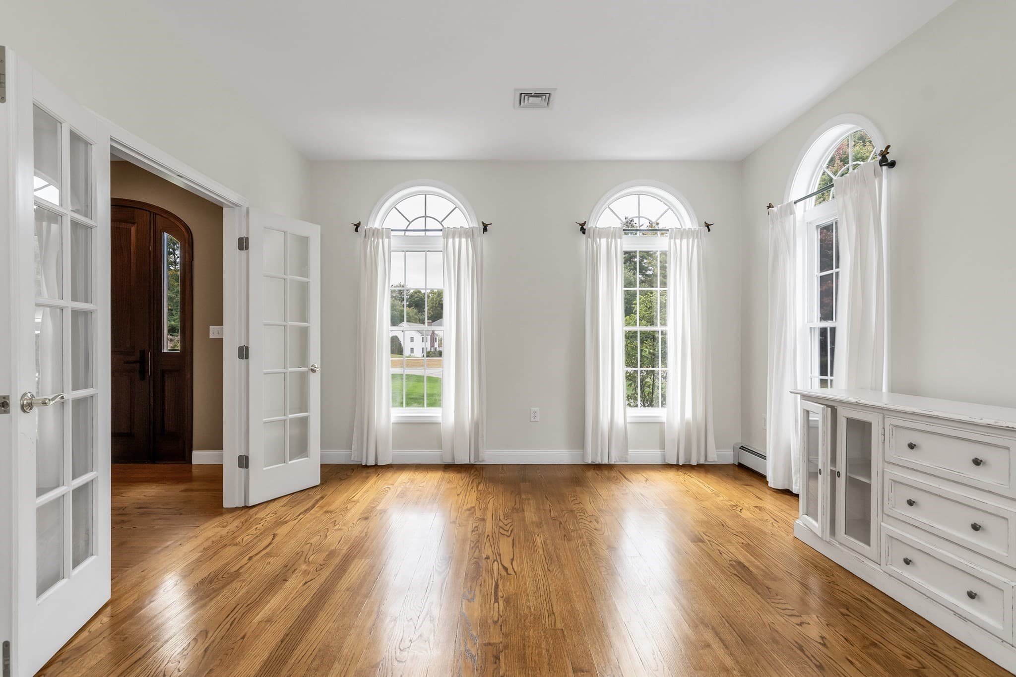 Single Family Residence at 31 Burbank Road, Londonderry NH 03053, Londonderry, photo 13 of 42