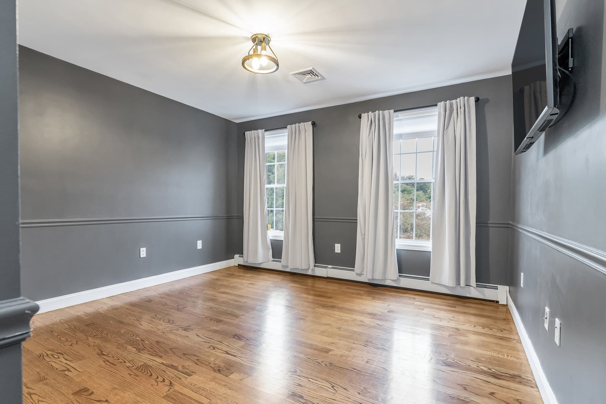Single Family Residence at 31 Burbank Road, Londonderry NH 03053, Londonderry, photo 34 of 42