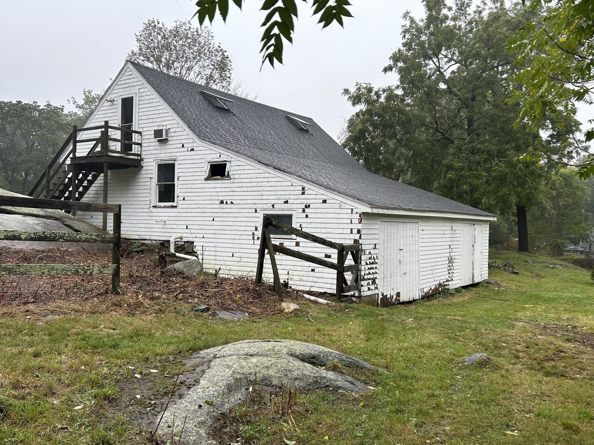 Single Family Residence at 5 Roberts Ct, Gloucester MA 01930, Gloucester, photo 6 of 42