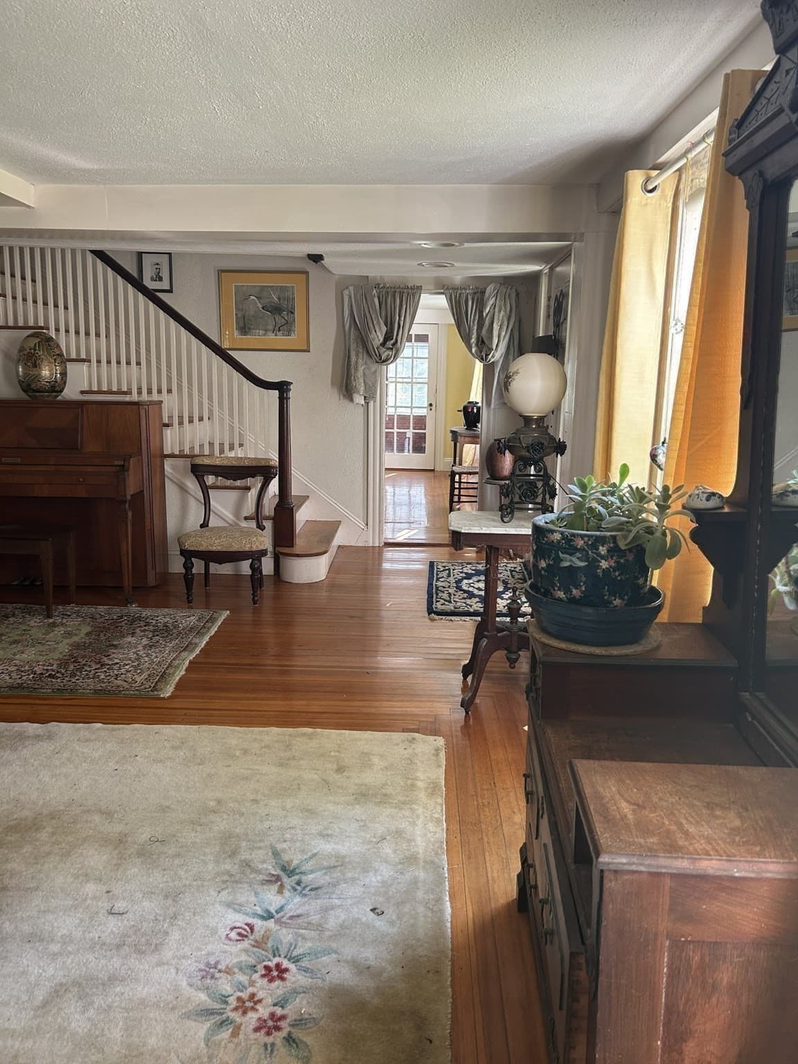 Single Family Residence at 5 Roberts Ct, Gloucester MA 01930, Gloucester, photo 9 of 42