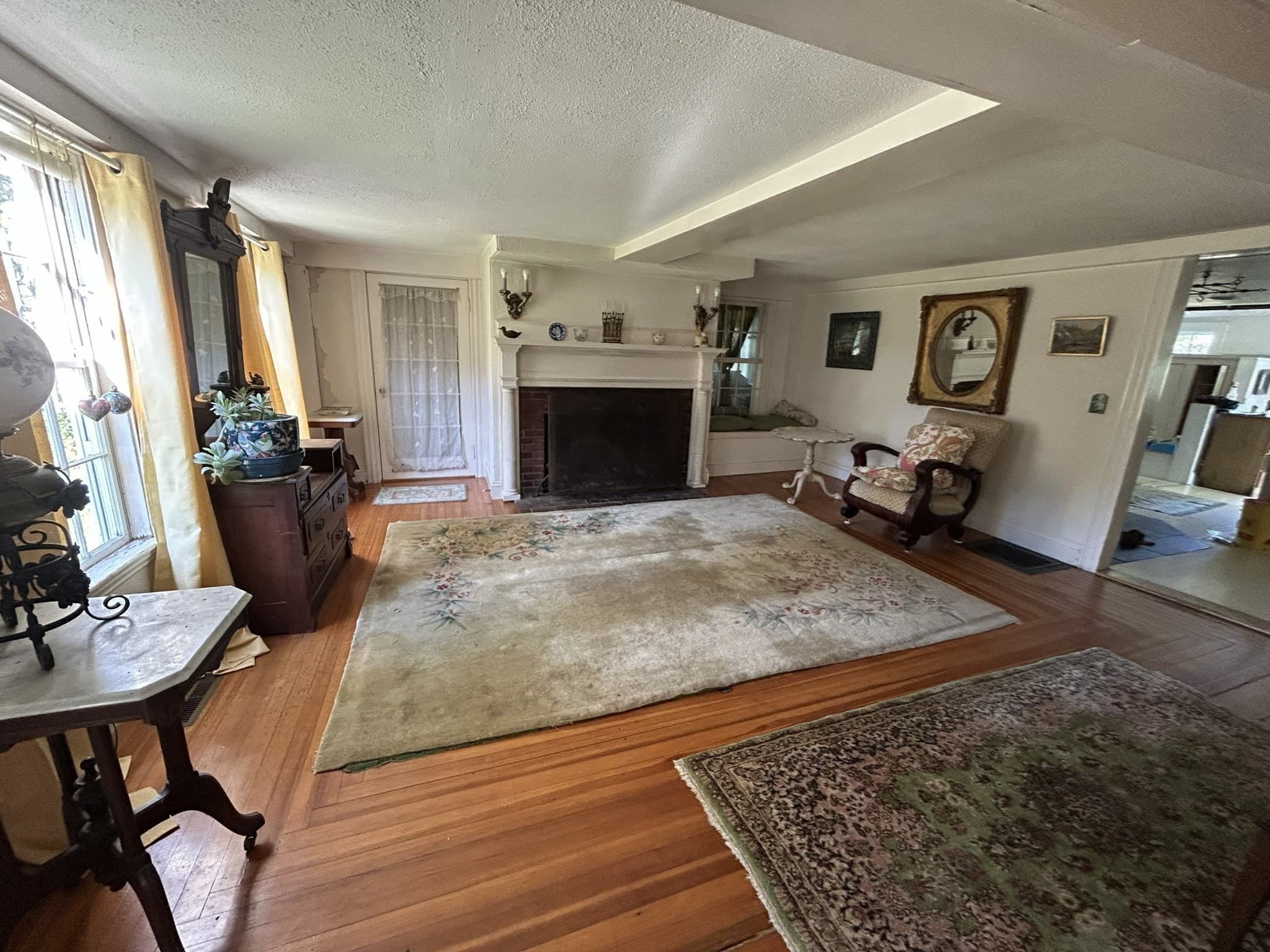 Single Family Residence at 5 Roberts Ct, Gloucester MA 01930, Gloucester, photo 8 of 42