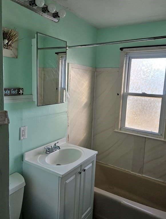 Single Family Residence at 27 Stocker, Springfield MA 01129, photo 5 of 8