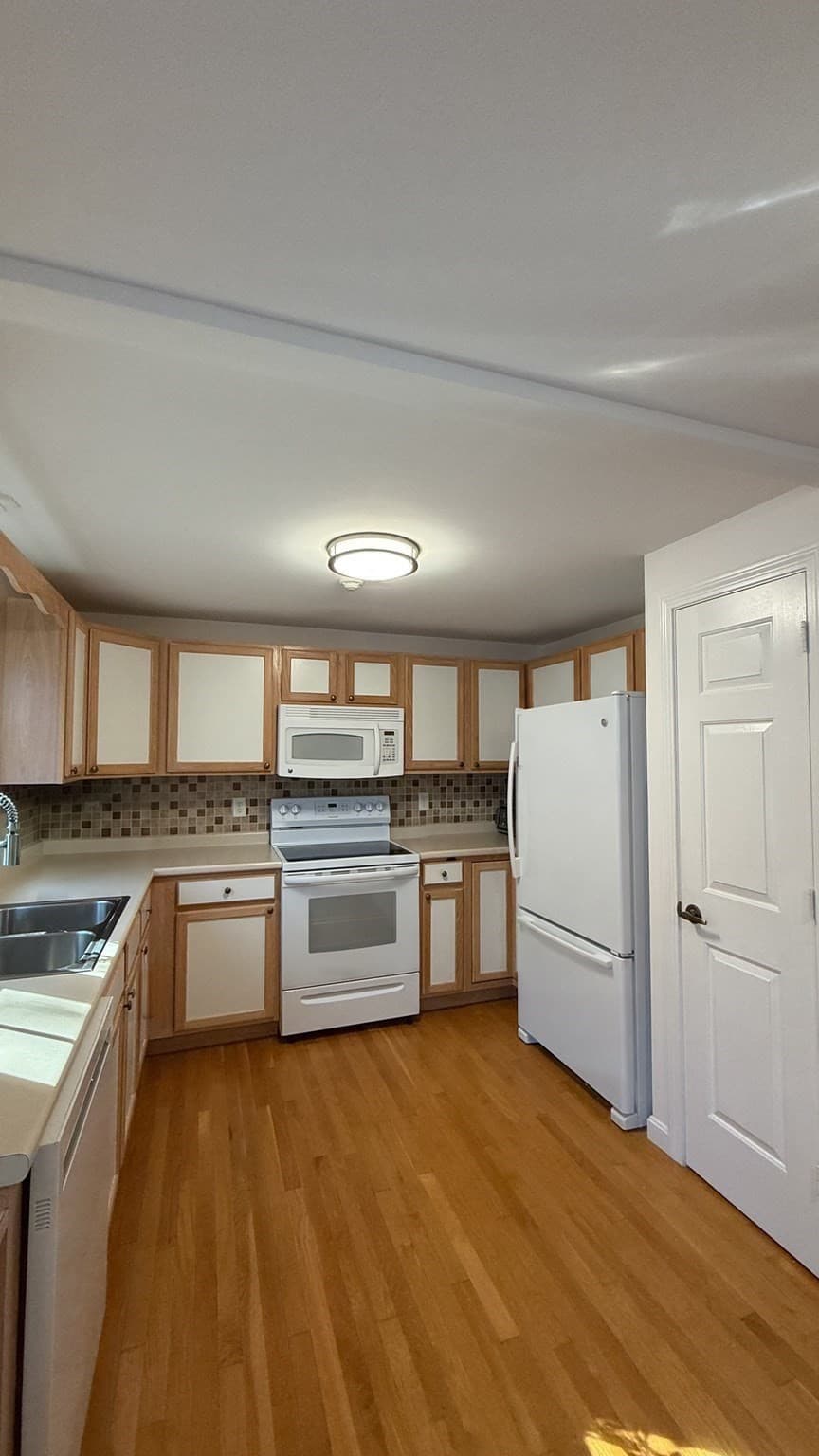 Condominium at 15 Rebecca Ln # 15, Dracut MA 01826, photo 10 of 38