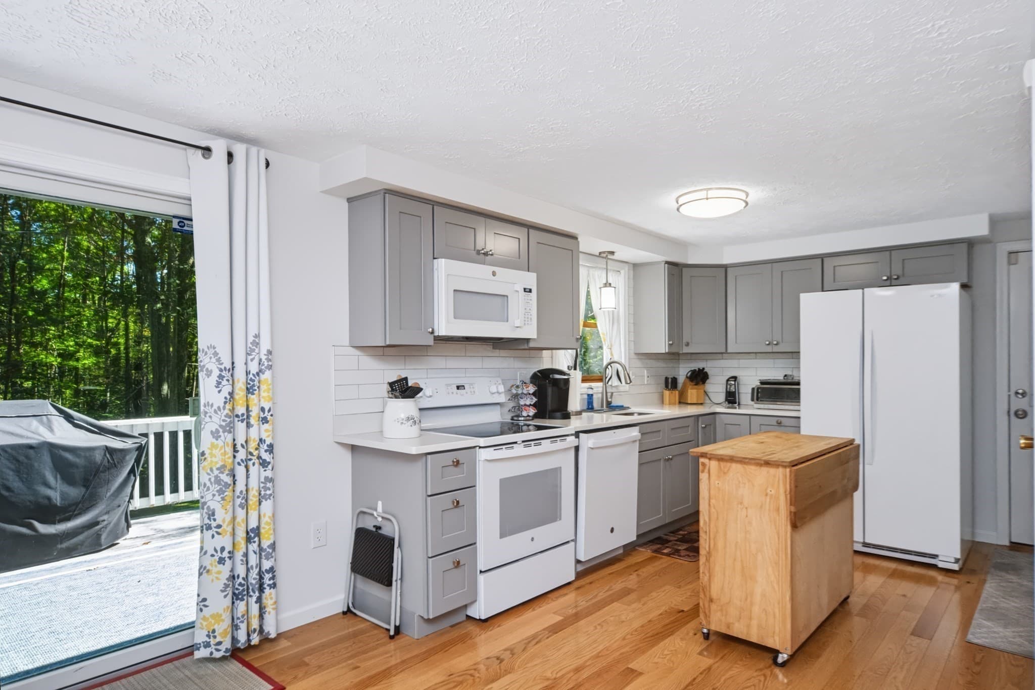 Single Family Residence at 45 Pleasantdale Rd, Rutland MA 01543, Rutland, photo 10 of 42