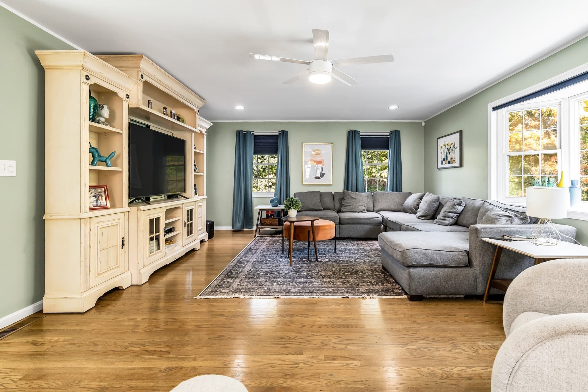 Single Family Residence at 2 Hitching Post Ln, Methuen MA 01844, photo 16 of 42