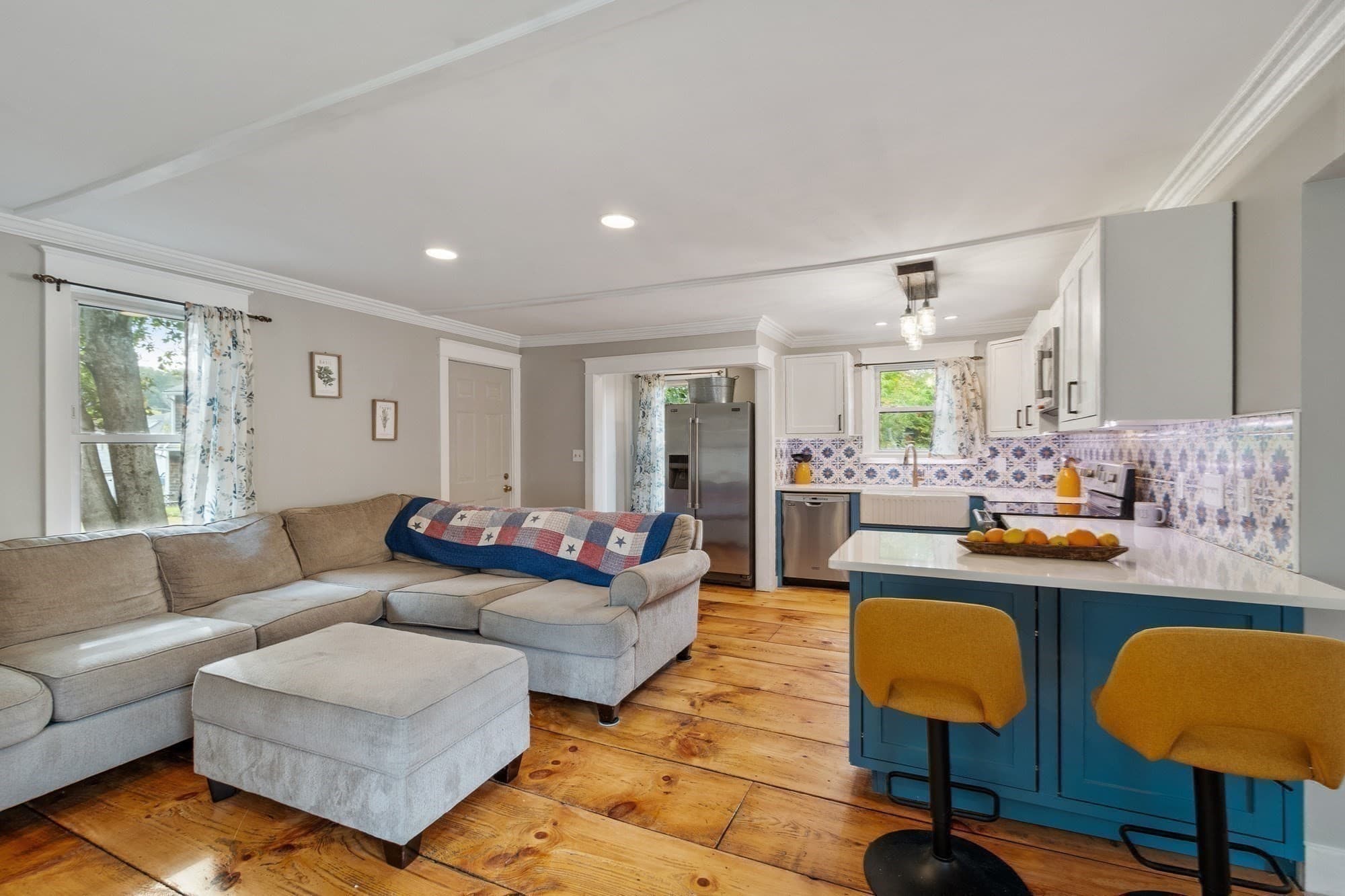 Single Family Residence at 2 Hill St, Amesbury MA 01913, Amesbury, photo 7 of 39