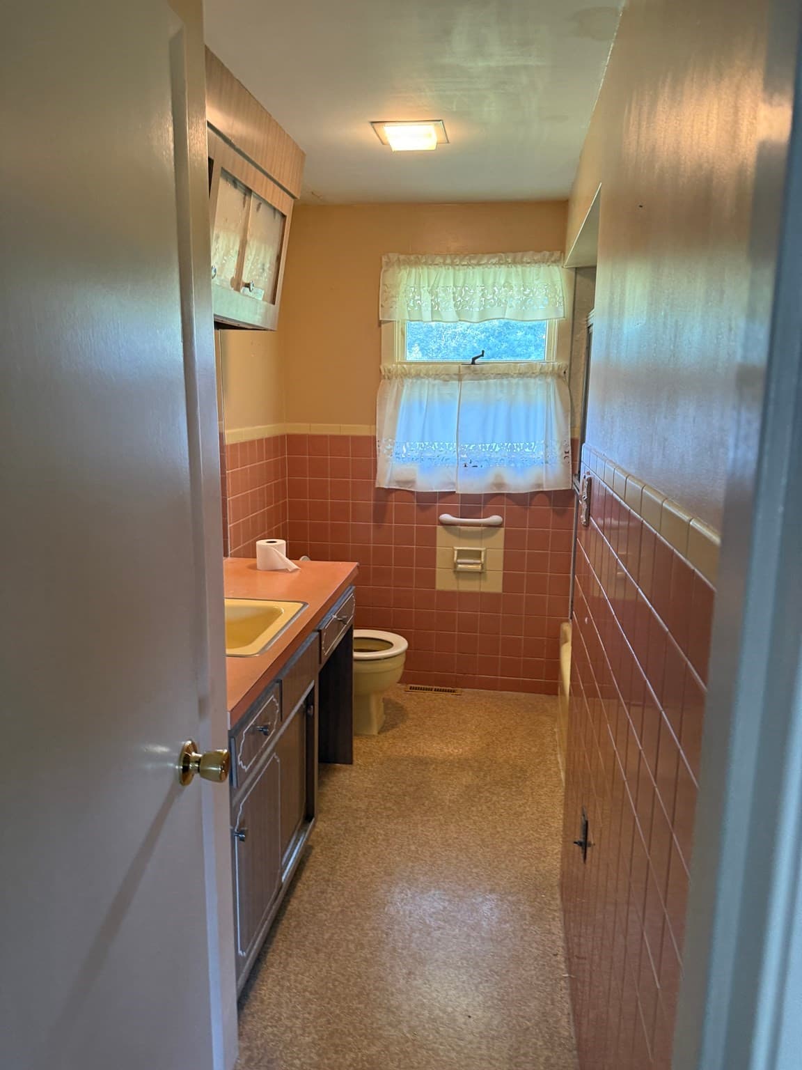 Single Family Residence at 441 N. Quincy St, Brockton MA 02302, Brockton, photo 11 of 28