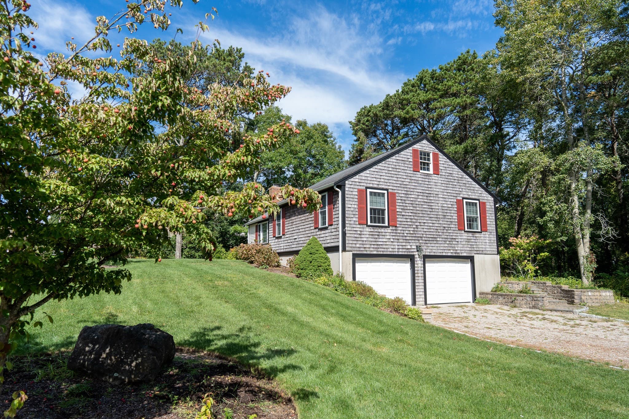 Single Family Residence at 2 Mohegan Ln, Yarmouth MA 02675, Yarmouth, photo 2 of 23