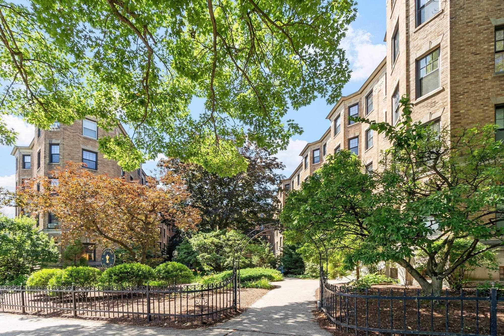 Condominium at 120 Riverway # 4, Boston MA 02215, Boston, photo 20 of 26