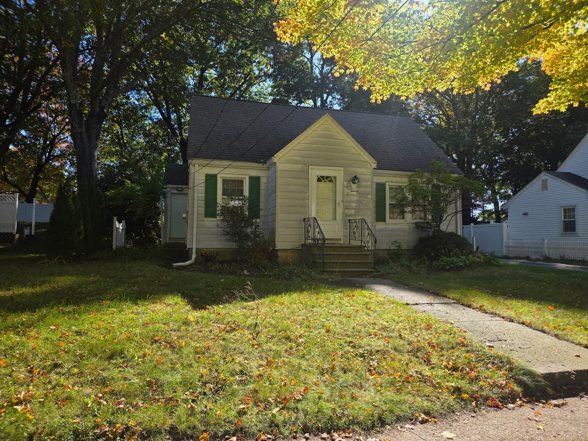 Single Family Residence at 20 Ridgewood Rd, Worcester MA 01606, Worcester, photo 2 of 2
