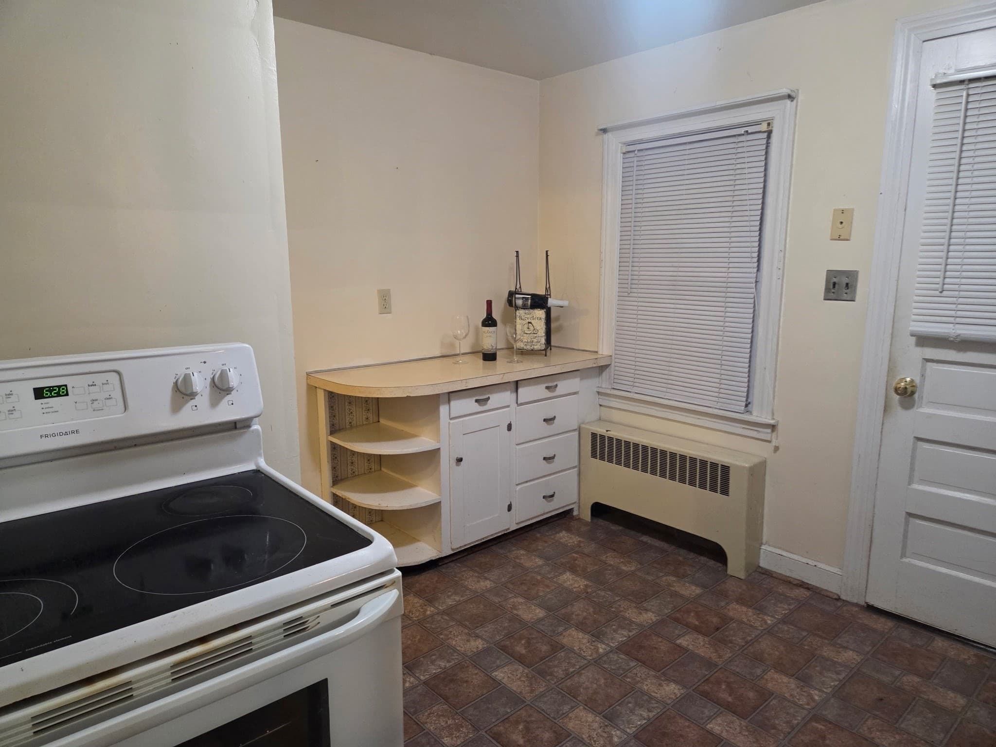 Single Family Residence at 20 Ridgewood Rd, Worcester MA 01606, photo 21 of 37
