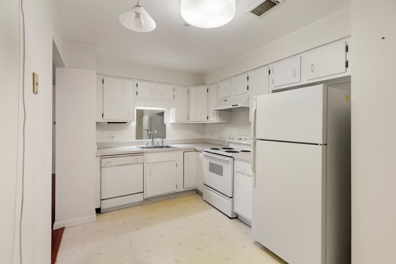 Condominium at 1008 Paradise Road # 2J, Swampscott MA 01907, Swampscott, photo 17 of 38