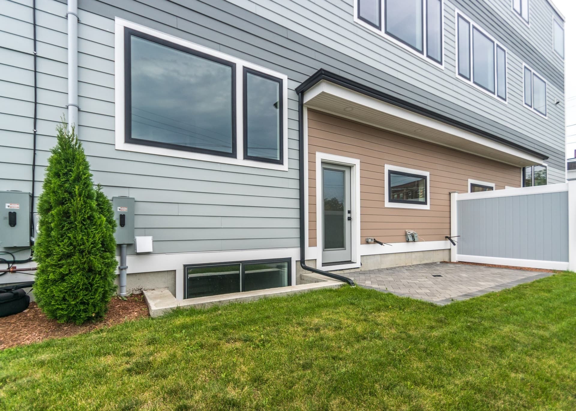 Attached (Townhouse/Rowhouse/Duplex) at 308 Newton Street # 1B, Waltham MA 02453, photo 27 of 29