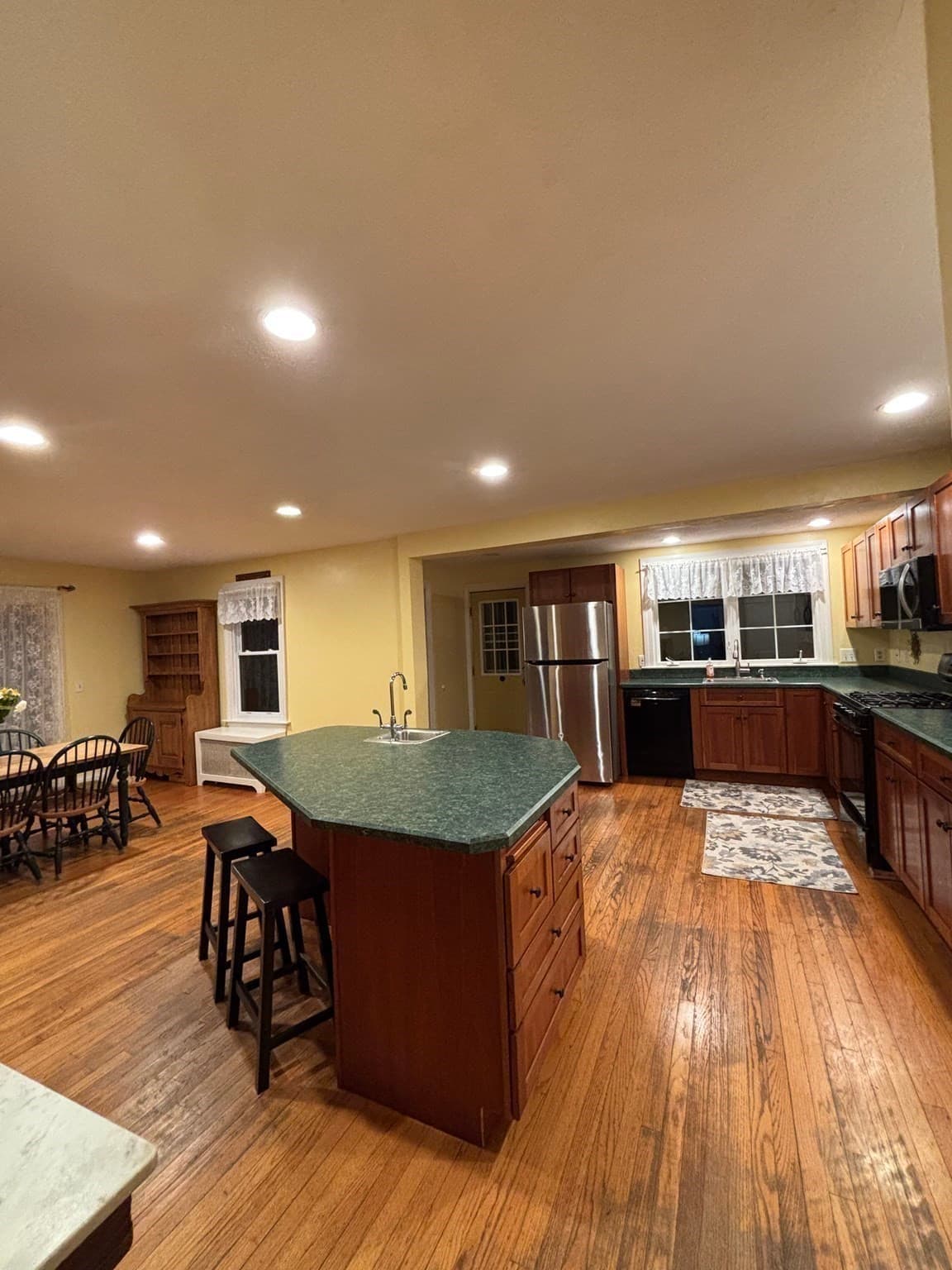 Single Family Residence at 29 Rogers Ave, West Springfield MA 01089, photo 7 of 15