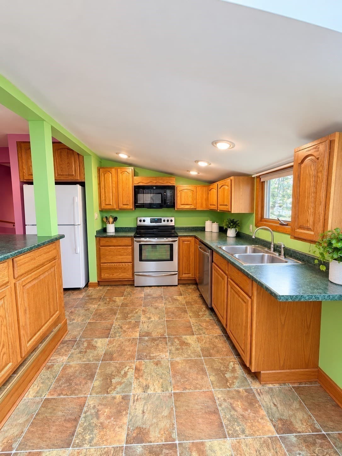 Single Family Residence at 25 Whisper Ln, Fairhaven MA 02719, Fairhaven, photo 17 of 37
