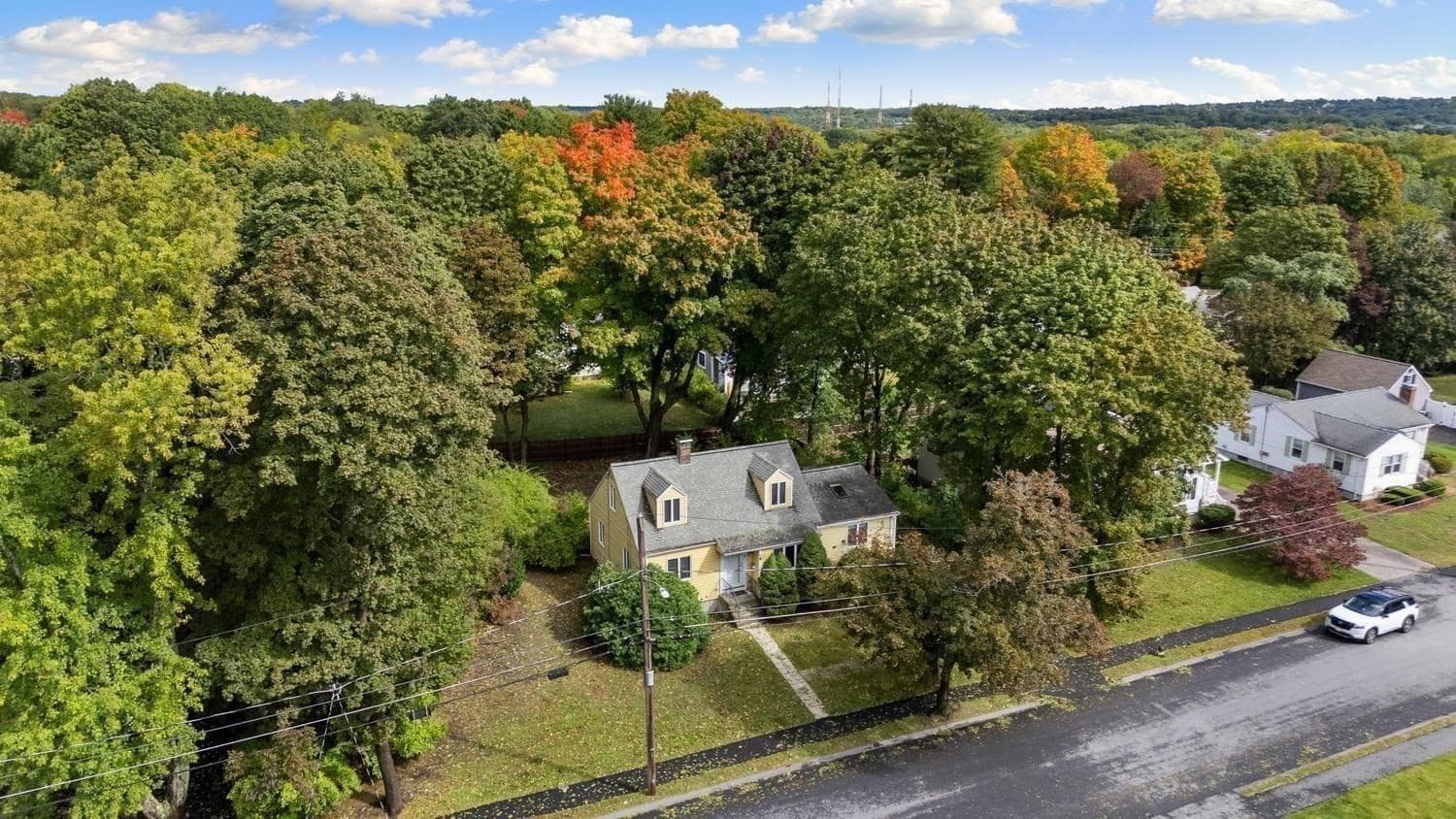 Single Family Residence at 80 Temple Road, Waltham MA 02452, photo 4 of 42