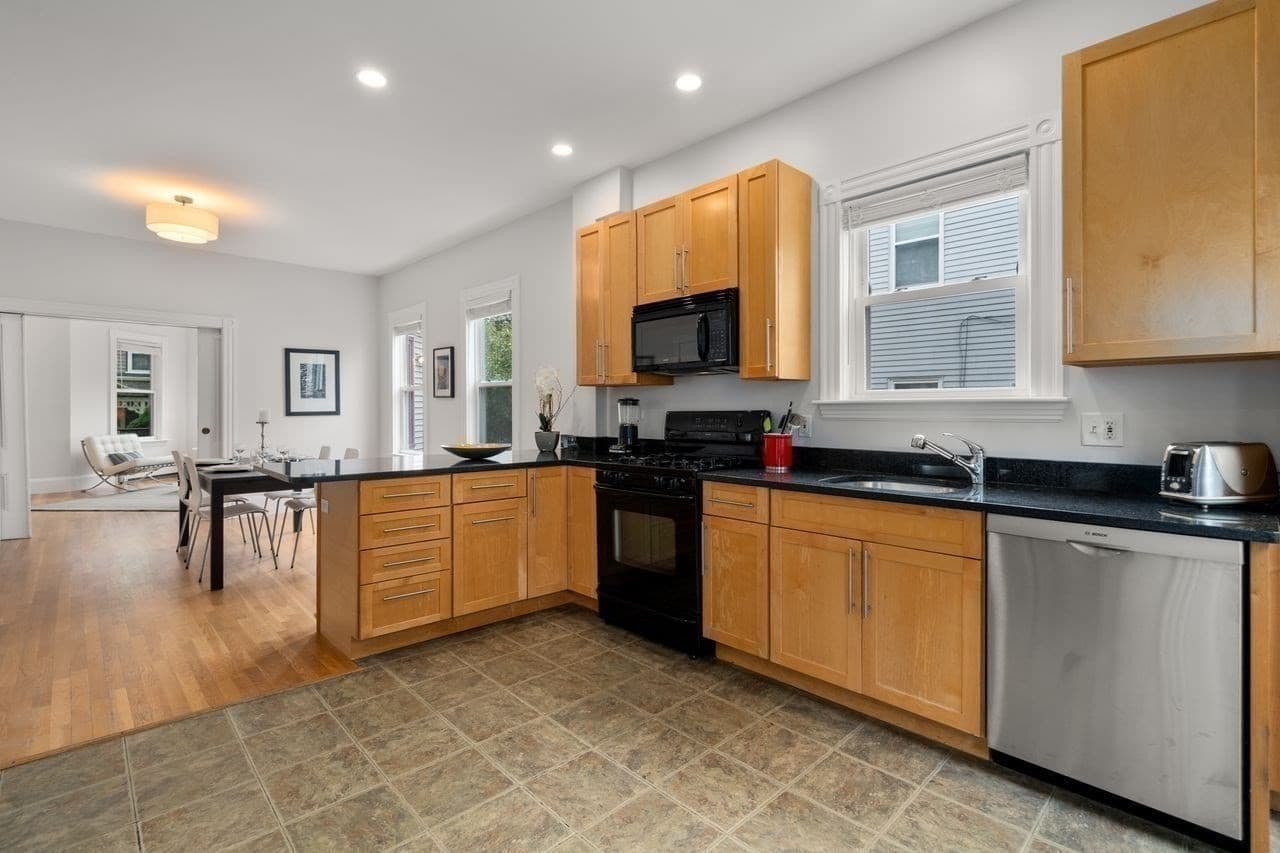 Condominium at 82 Tuttle St # 1, Boston MA 02125, Boston, photo 7 of 24